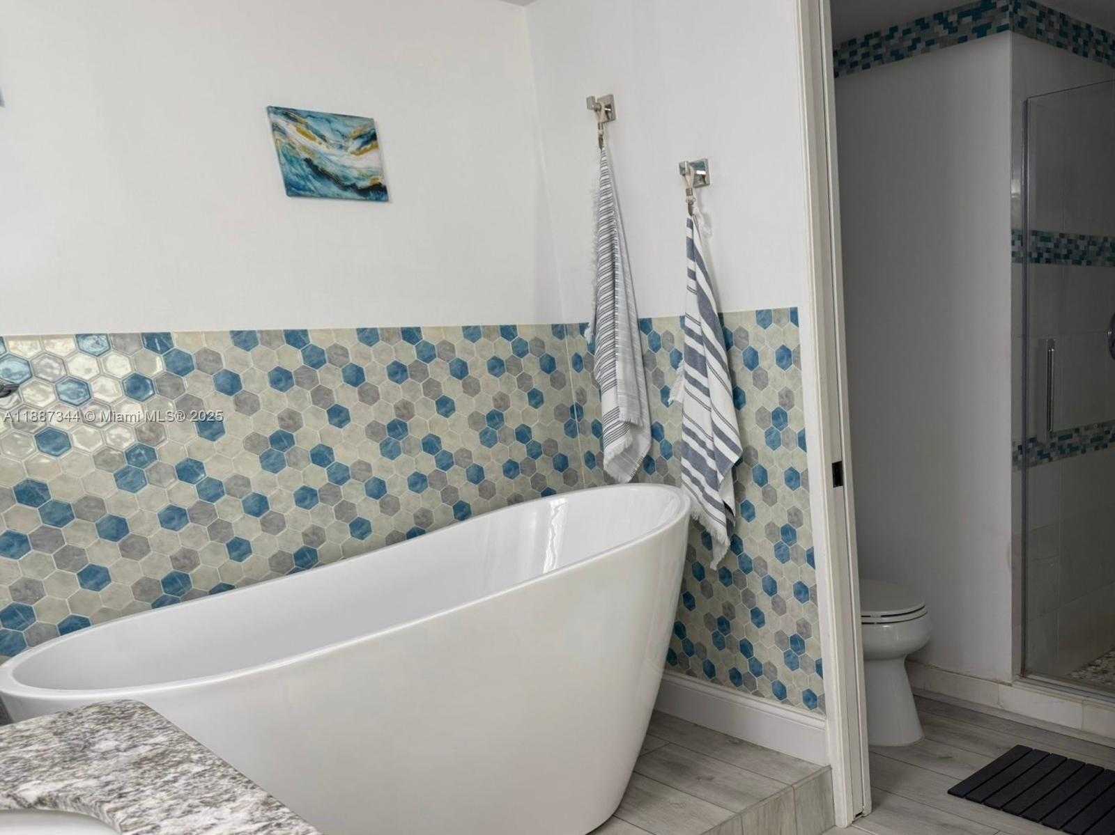 Small Image of 3530 MYSTIC POINTE DR #2403, Aventura Number 8