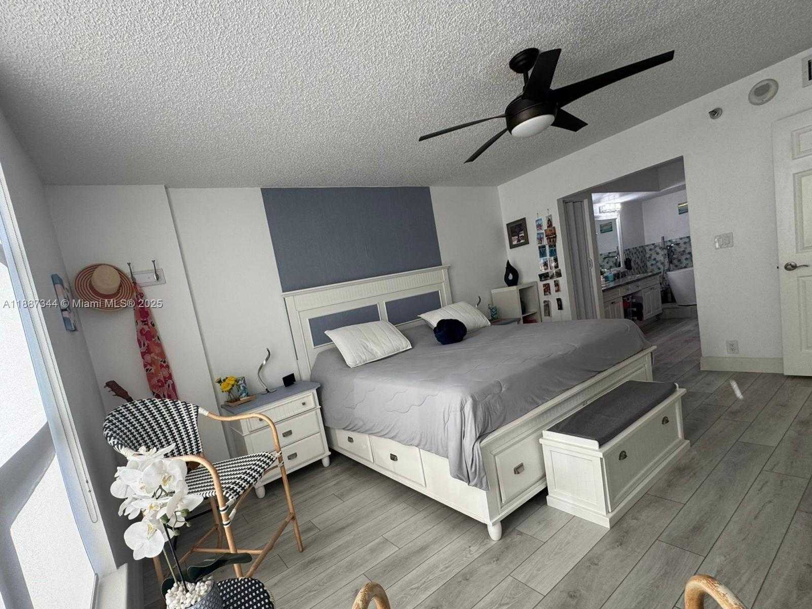 Small Image of 3530 MYSTIC POINTE DR #2403, Aventura Number 9