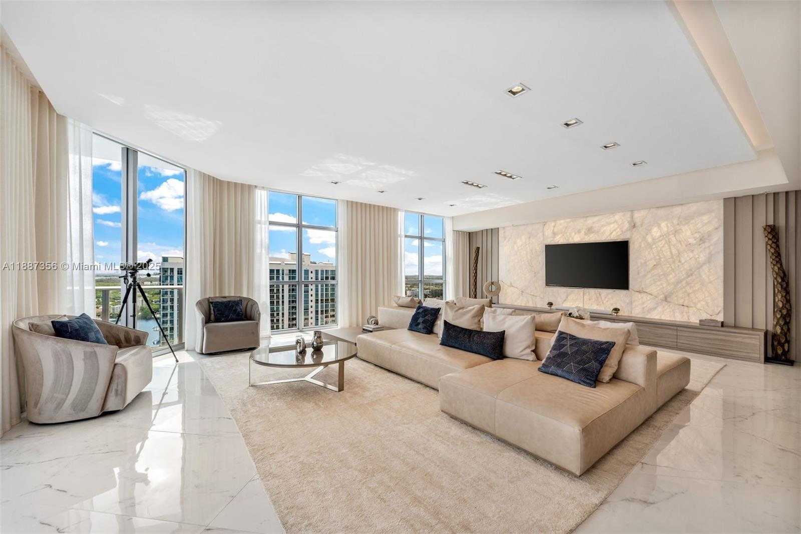 Small Image of 17301 BISCAYNE BLVD #PH-7, North Miami Beach Number 11