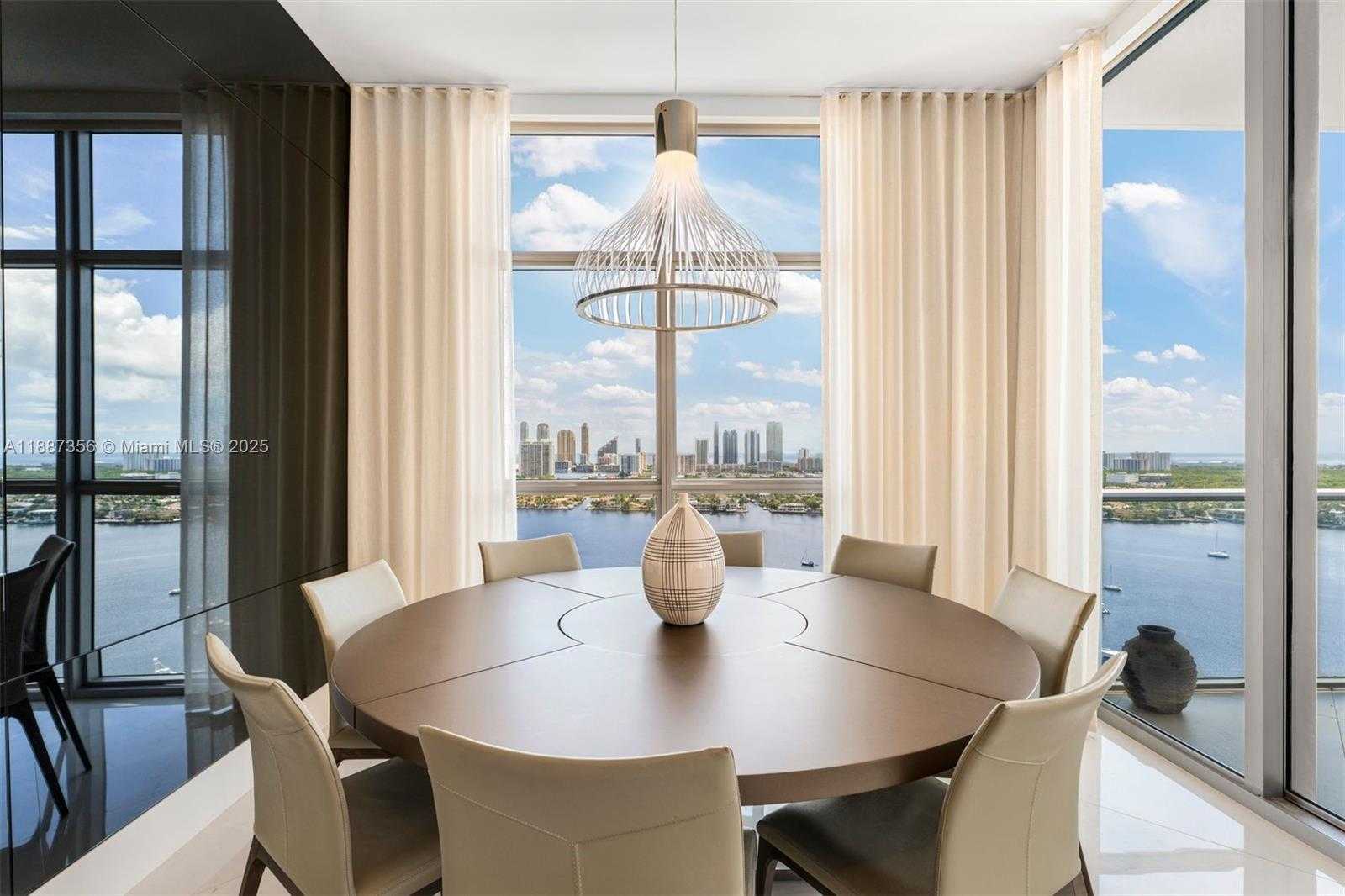 Small Image of 17301 BISCAYNE BLVD #PH-7, North Miami Beach Number 13