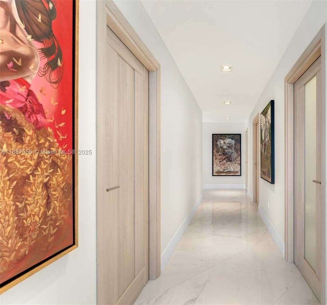 Small Image of 17301 BISCAYNE BLVD #PH-7, North Miami Beach Number 15