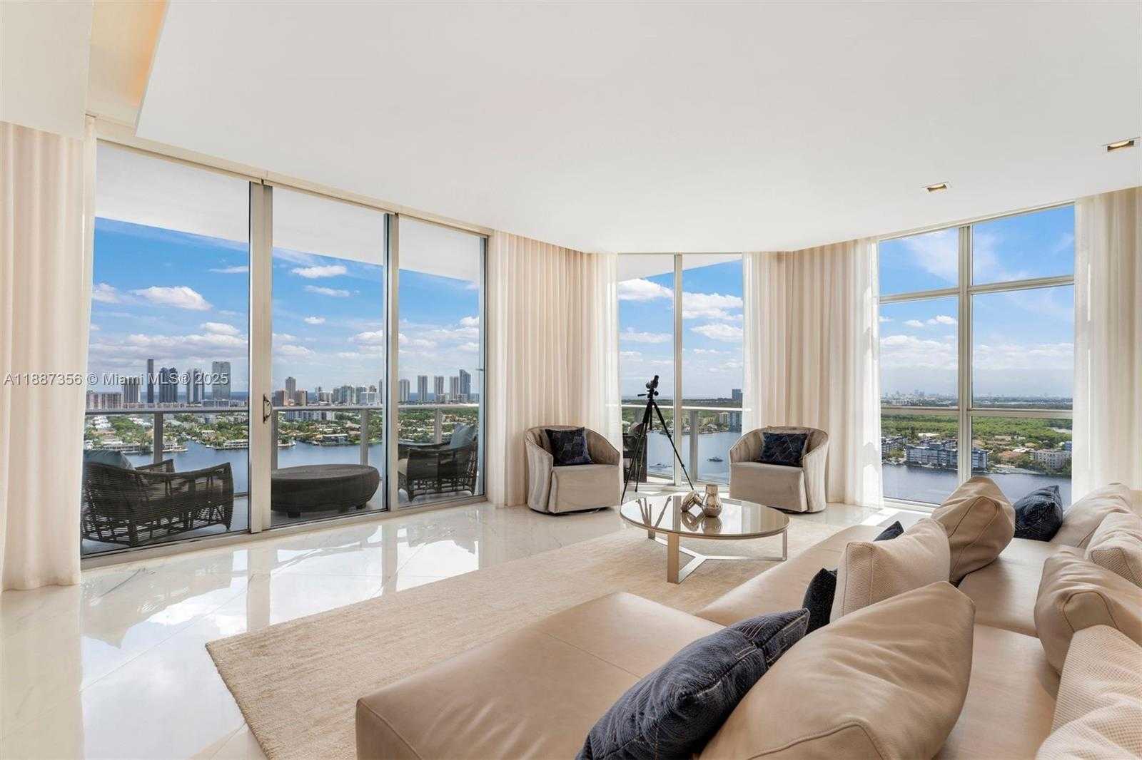 Small Image of 17301 BISCAYNE BLVD #PH-7, North Miami Beach Number 2