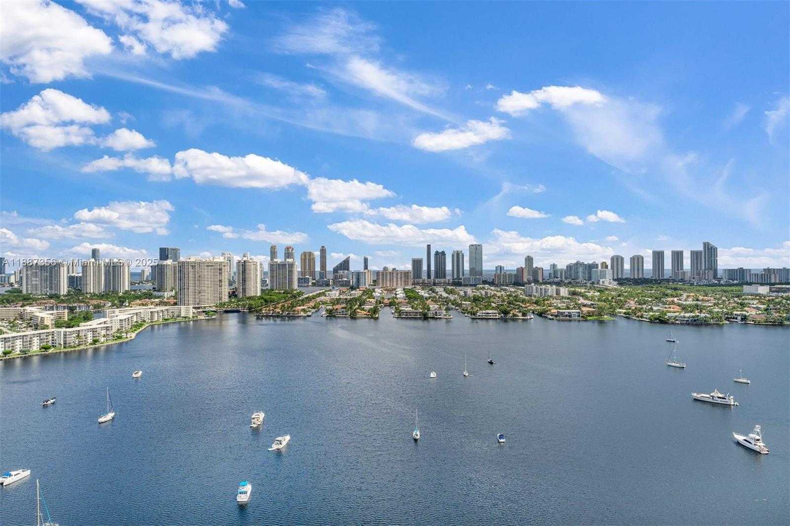 Small Image of 17301 BISCAYNE BLVD #PH-7, North Miami Beach Number 38