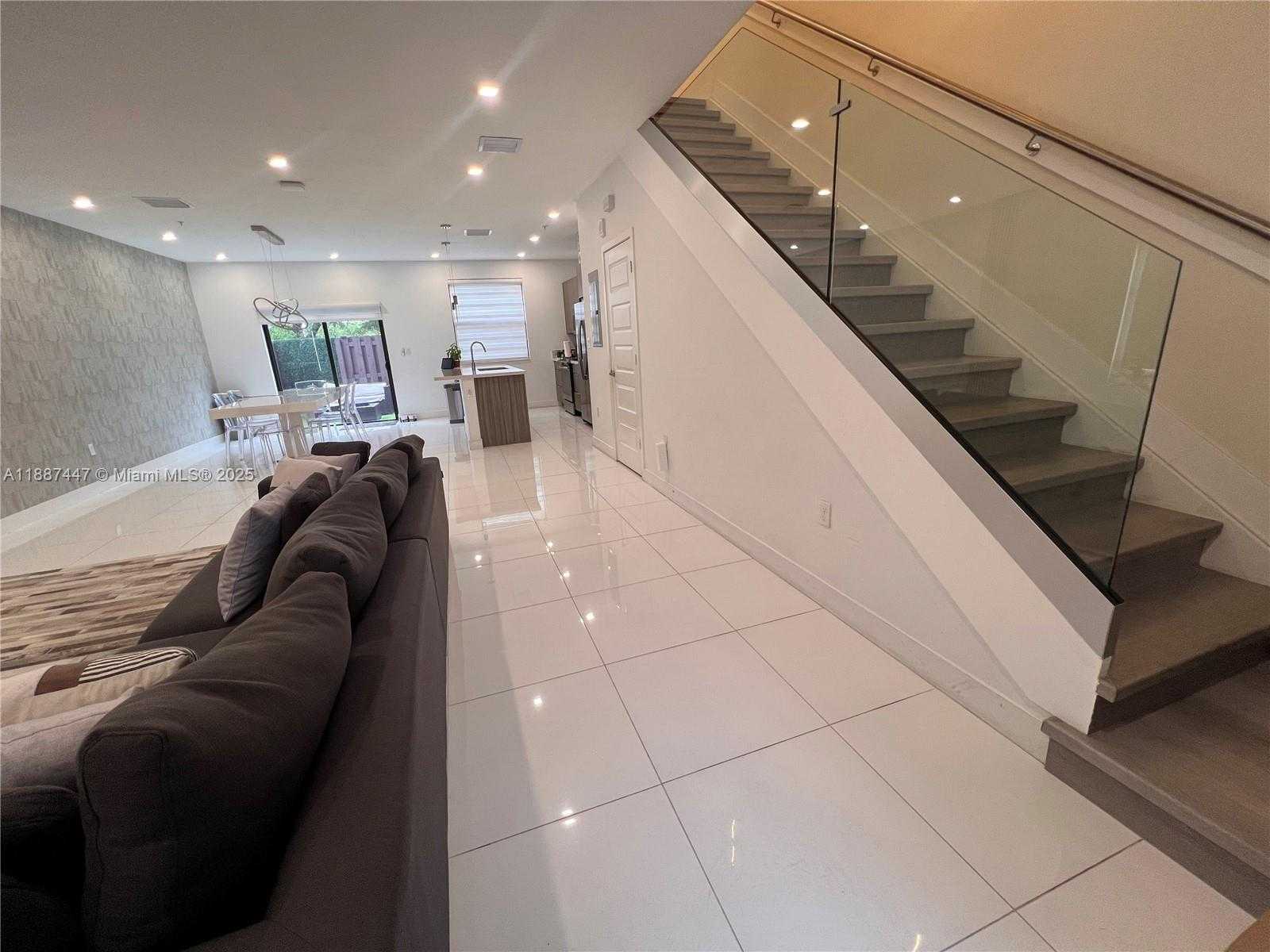 Small Image of 10431 NORTH WEST 82ND ST #1, Doral Number 13