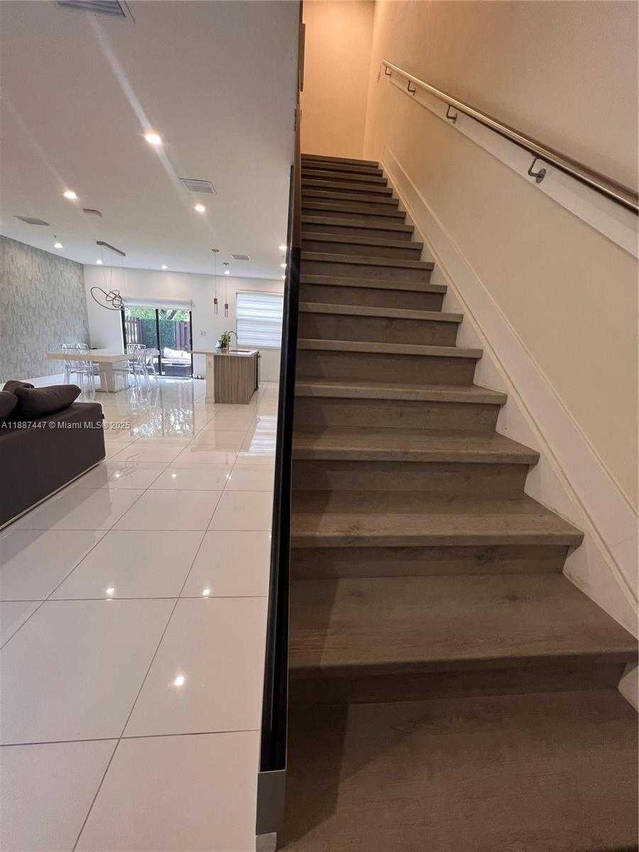 Small Image of 10431 NORTH WEST 82ND ST #1, Doral Number 14