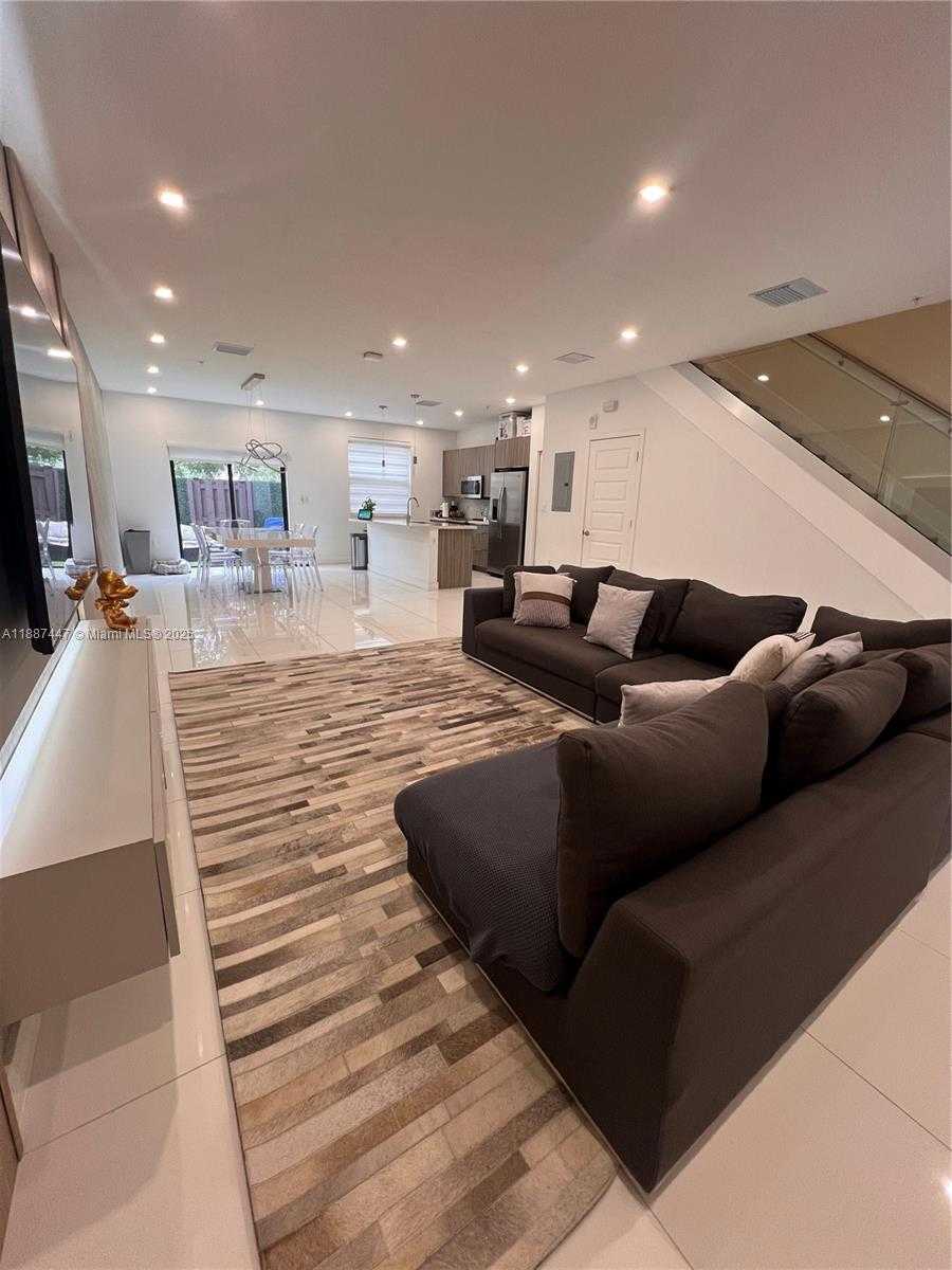 Small Image of 10431 NORTH WEST 82ND ST #1, Doral Number 4