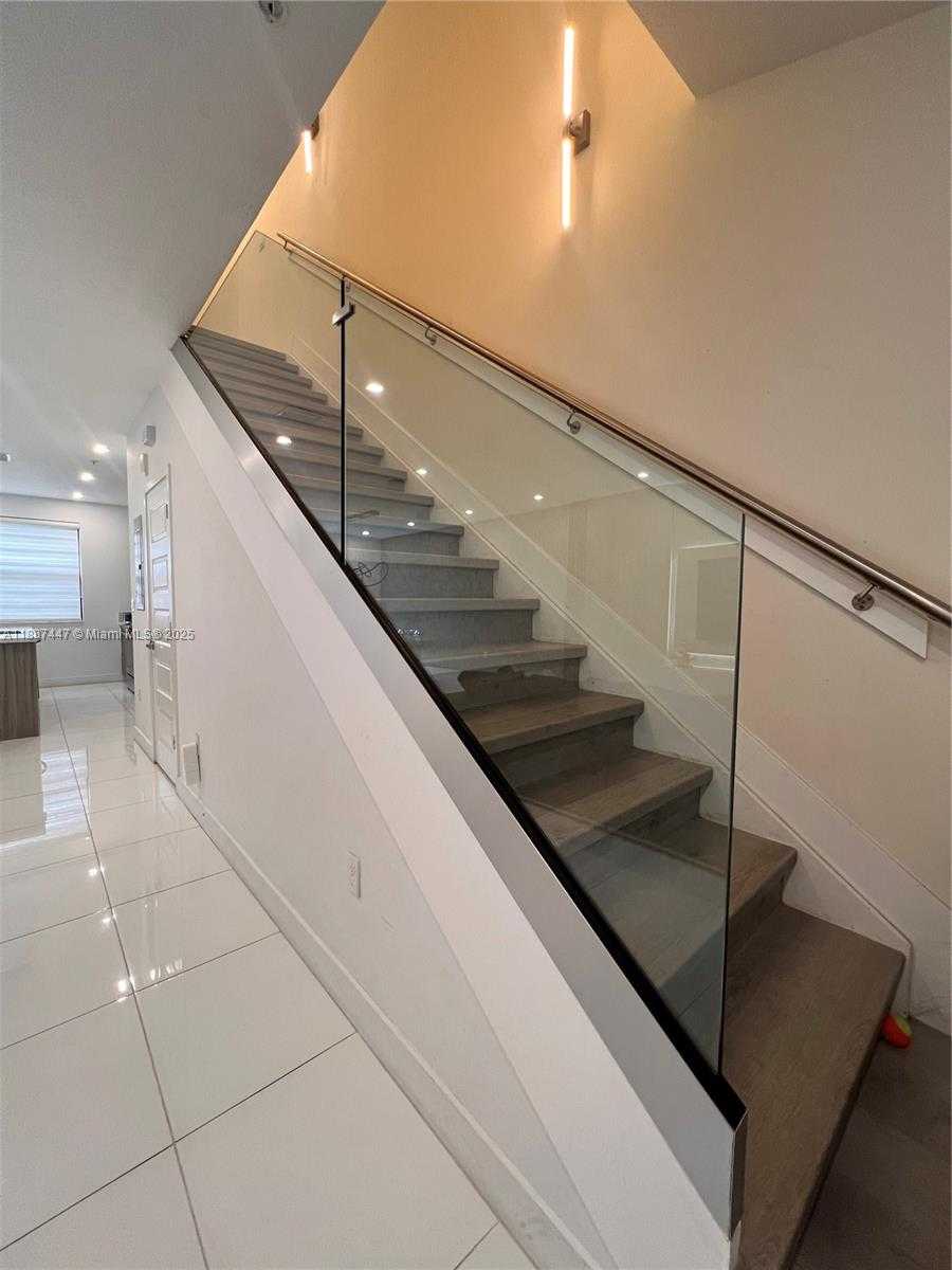 Small Image of 10431 NORTH WEST 82ND ST #1, Doral Number 6