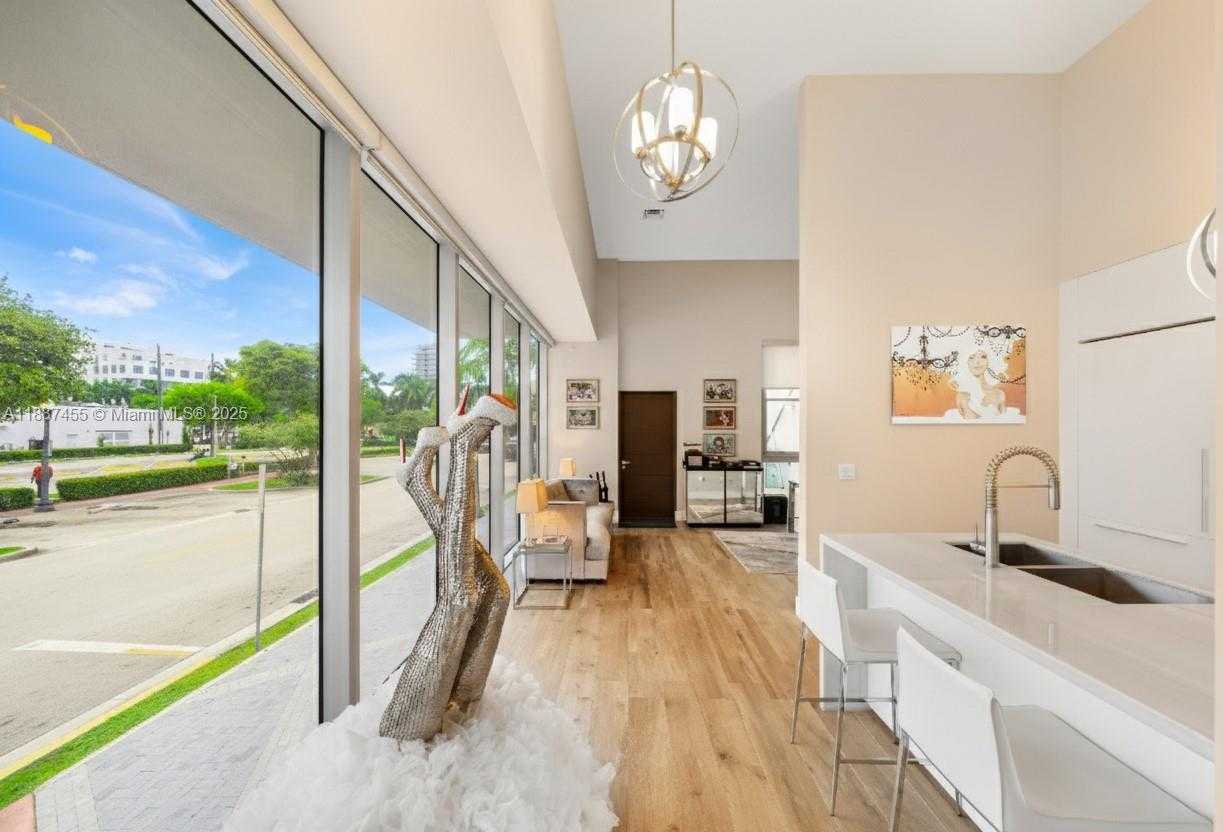 Small Image of 801 SOUTH POINTE DRIVE #TH102, Miami Beach Number 11