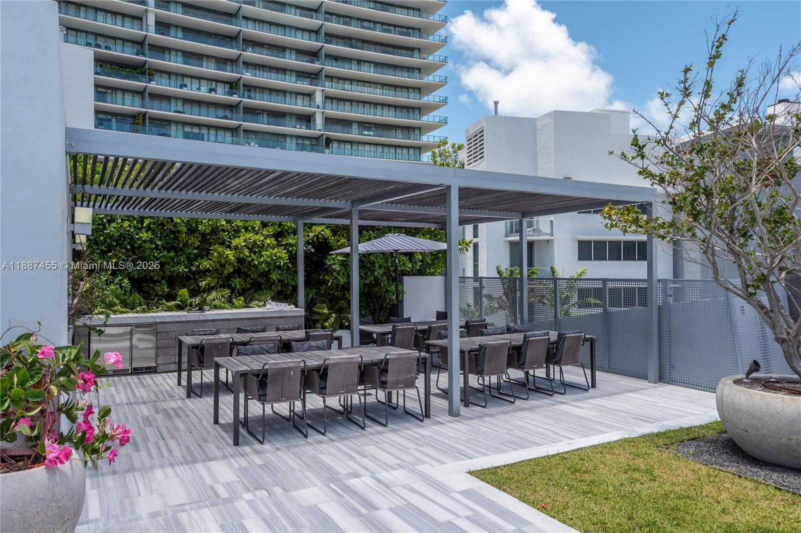 Small Image of 801 SOUTH POINTE DRIVE #TH102, Miami Beach Number 17