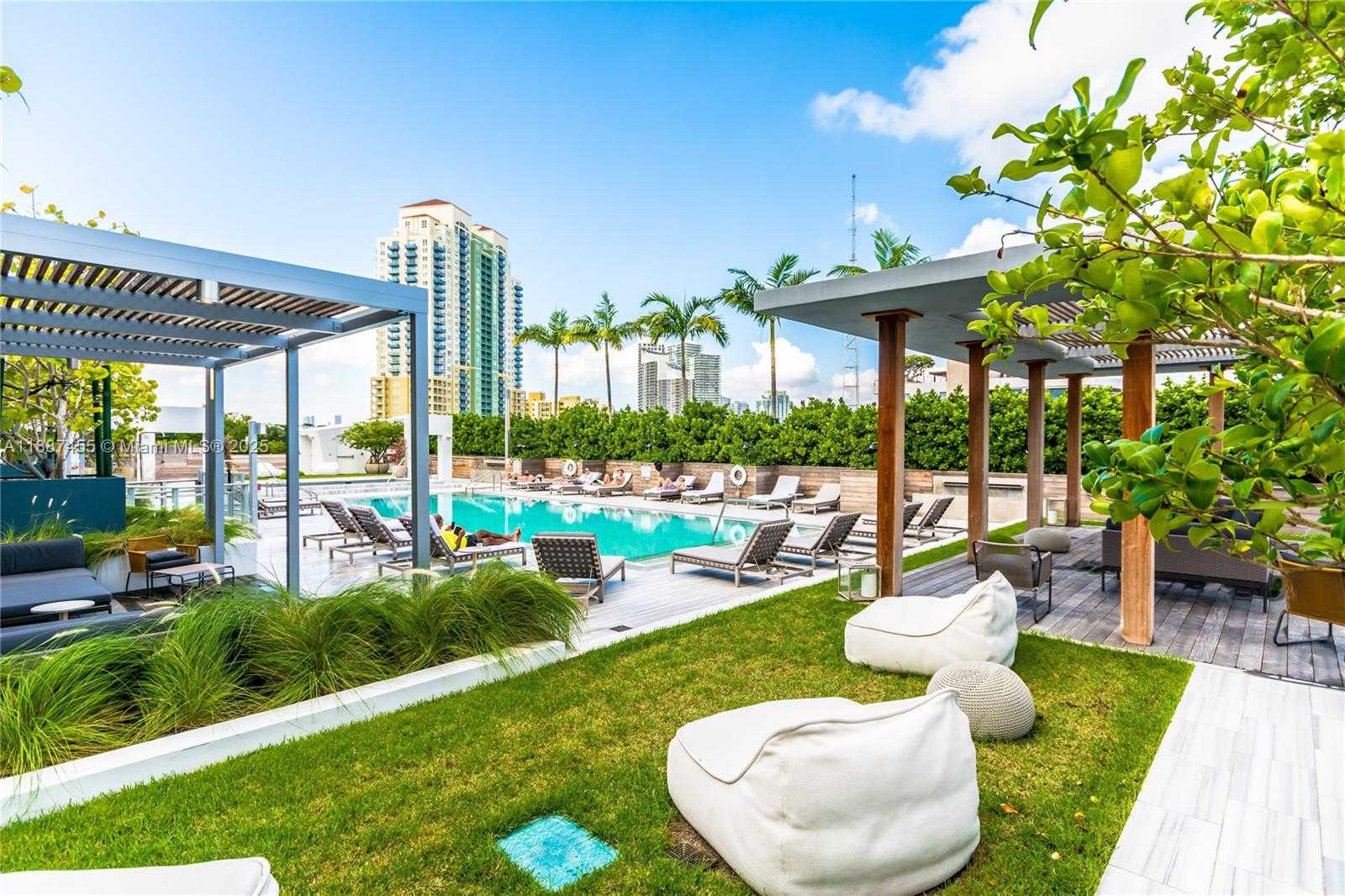 Small Image of 801 SOUTH POINTE DRIVE #TH102, Miami Beach Number 18