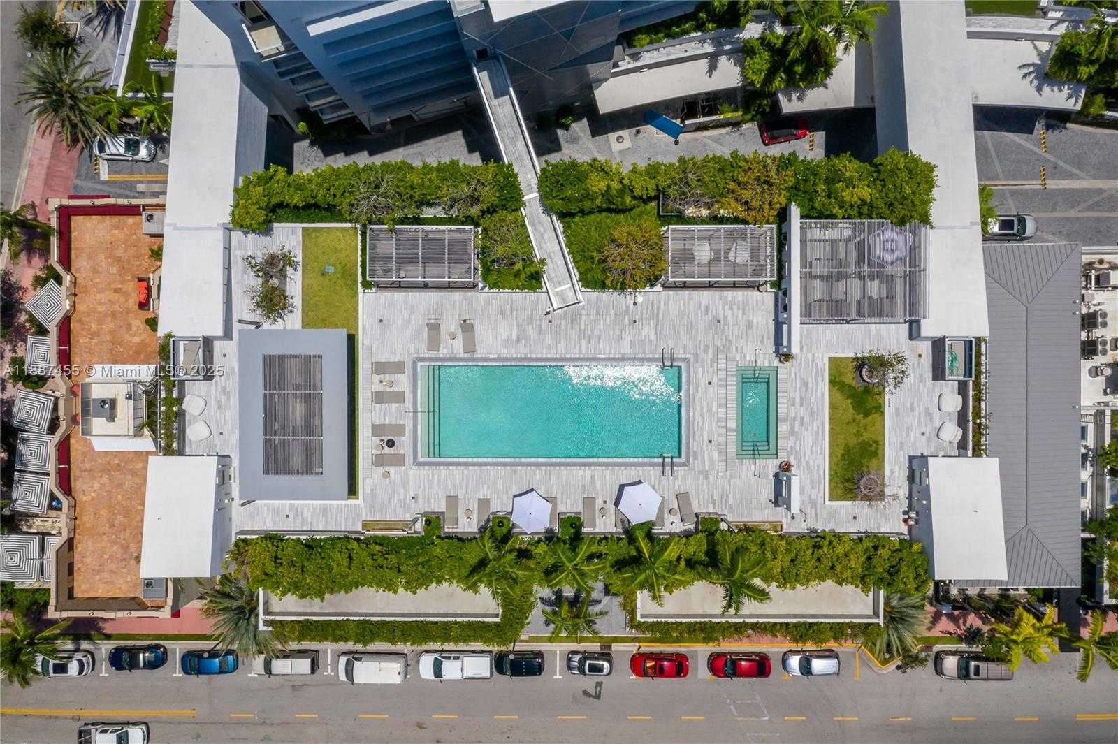 Small Image of 801 SOUTH POINTE DRIVE #TH102, Miami Beach Number 21