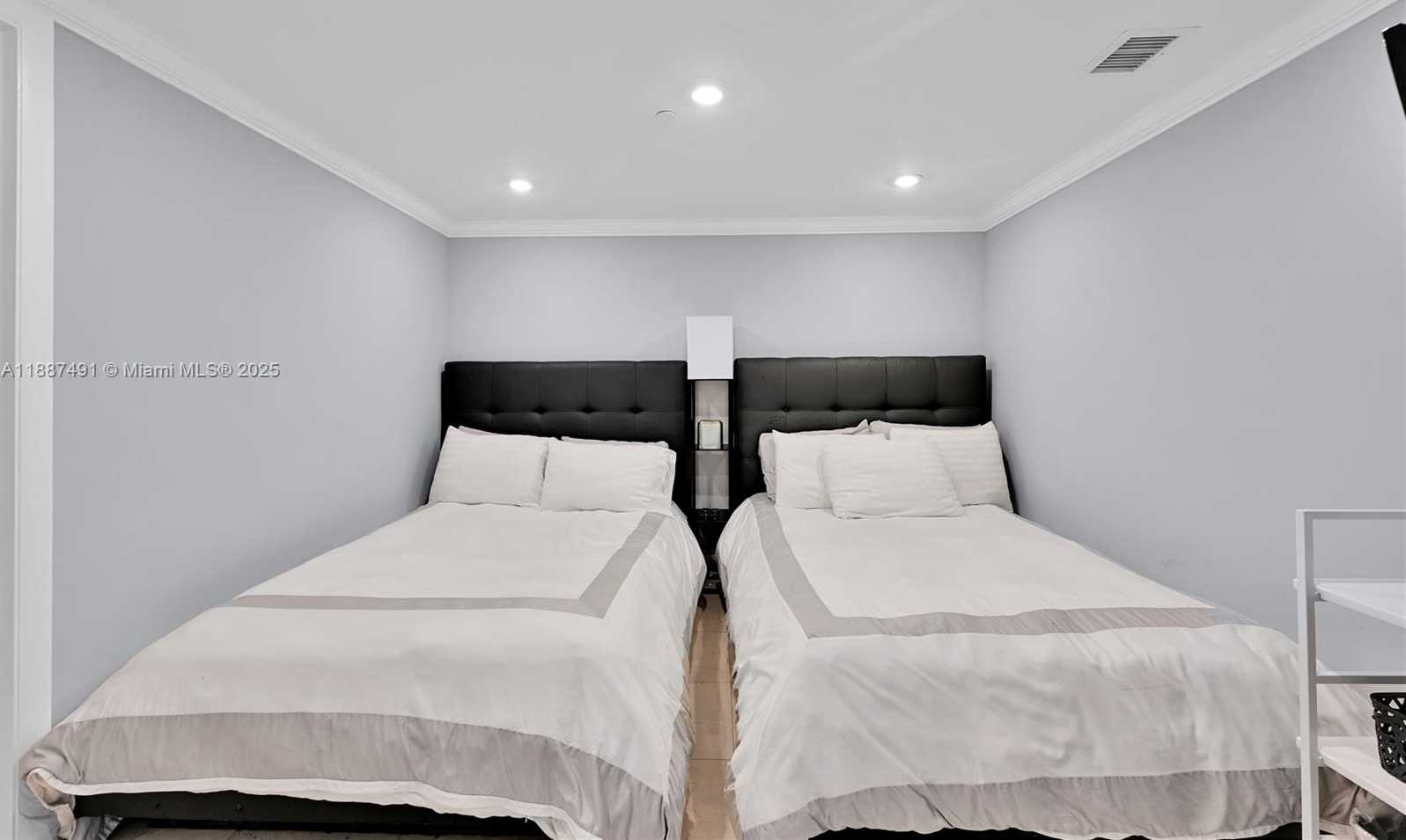 Small Image of 1850 SOUTH OCEAN DR #1507, Hallandale Beach Number 15