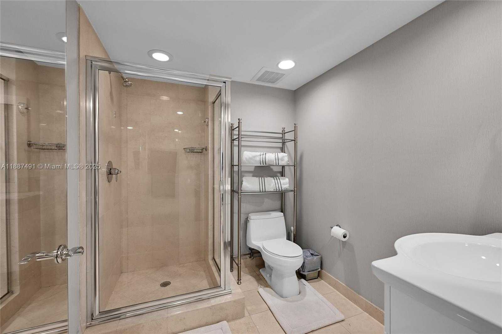 Small Image of 1850 SOUTH OCEAN DR #1507, Hallandale Beach Number 19