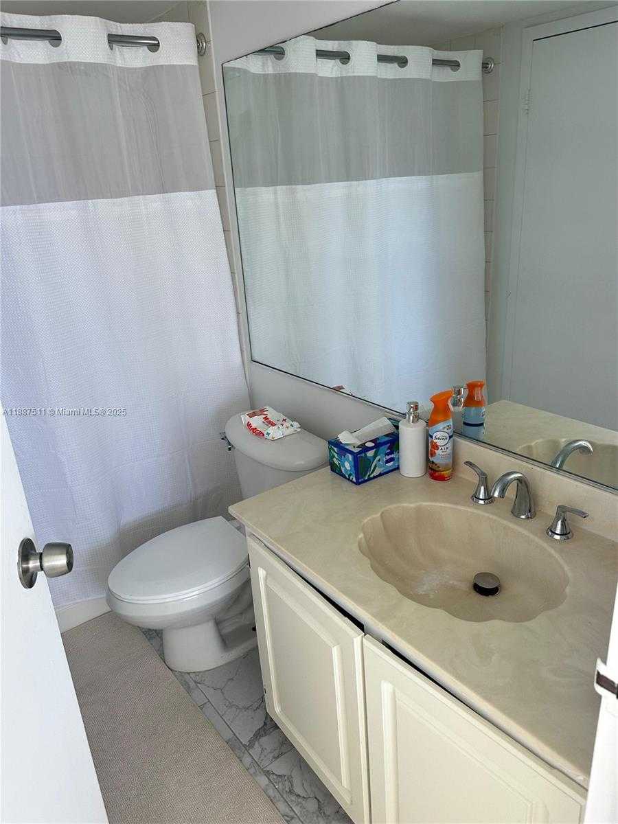 Small Image of 7601 EAST TREASURE DR #1005, North Bay Village Number 4