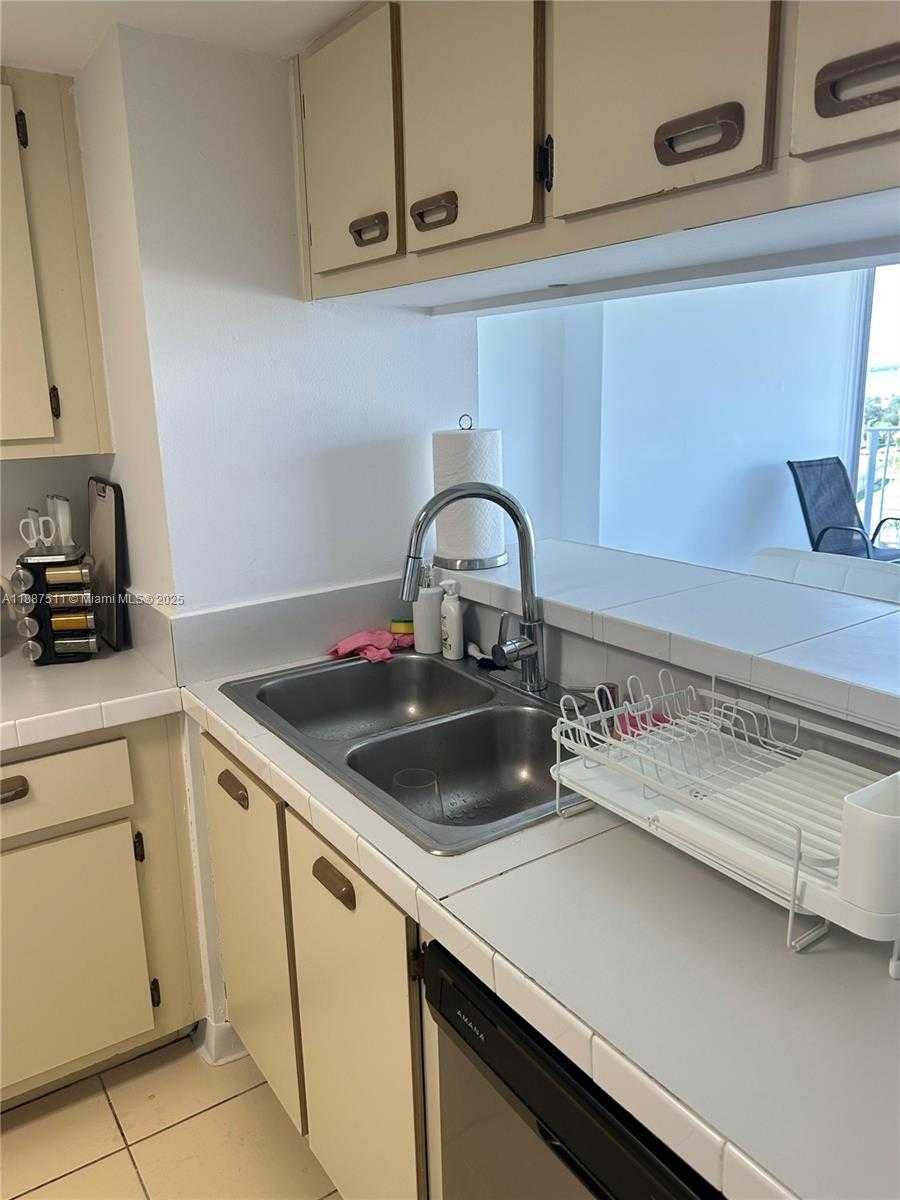 Small Image of 7601 EAST TREASURE DR #1005, North Bay Village Number 5