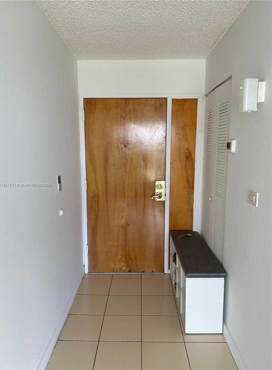 Small Image of 7601 EAST TREASURE DR #1005, North Bay Village Number 9