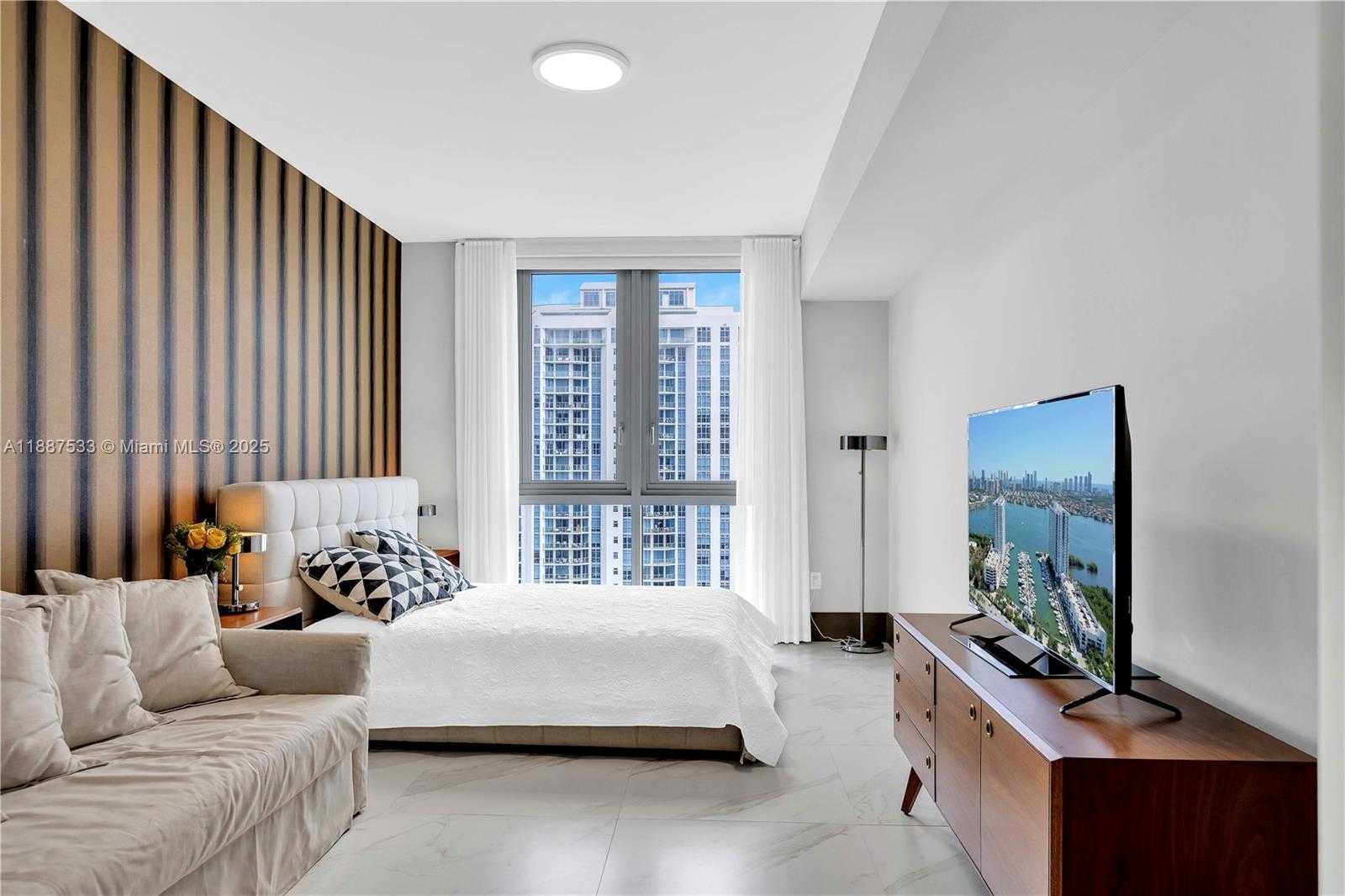 Small Image of 17111 BISCAYNE BLVD #1709, North Miami Beach Number 22
