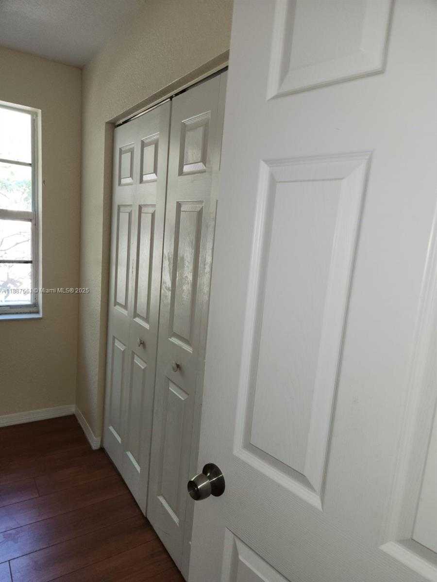 Small Image of 9166 NORTH WEST 40TH PL, Sunrise Number 16