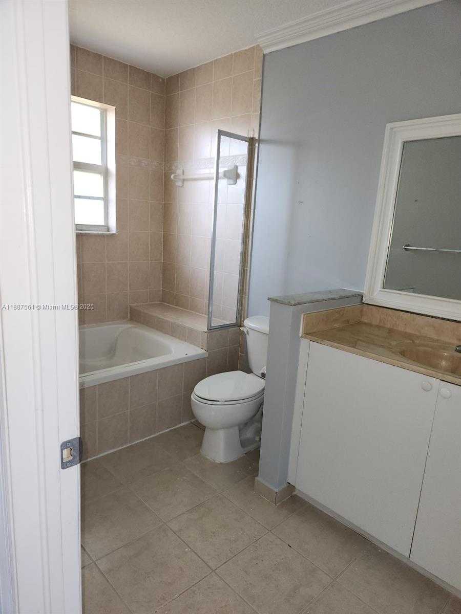 Small Image of 9166 NORTH WEST 40TH PL, Sunrise Number 18