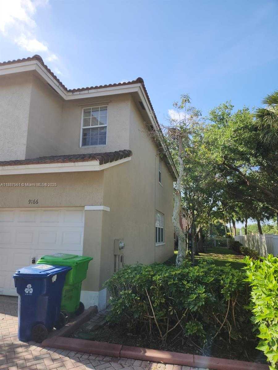 Small Image of 9166 NORTH WEST 40TH PL, Sunrise Number 2