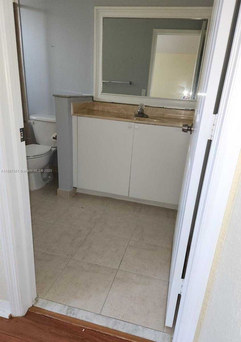 Small Image of 9166 NORTH WEST 40TH PL, Sunrise Number 23