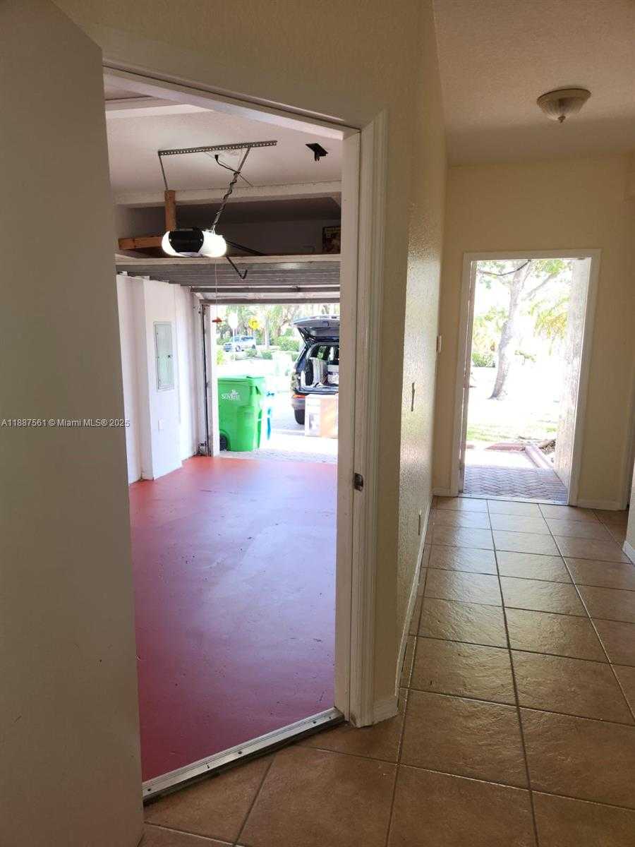 Small Image of 9166 NORTH WEST 40TH PL, Sunrise Number 37