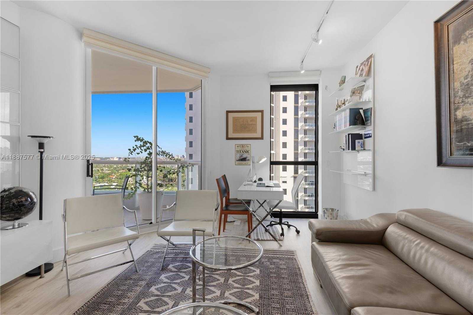 Small Image of 21150 POINT PL #1905, Aventura Number 14