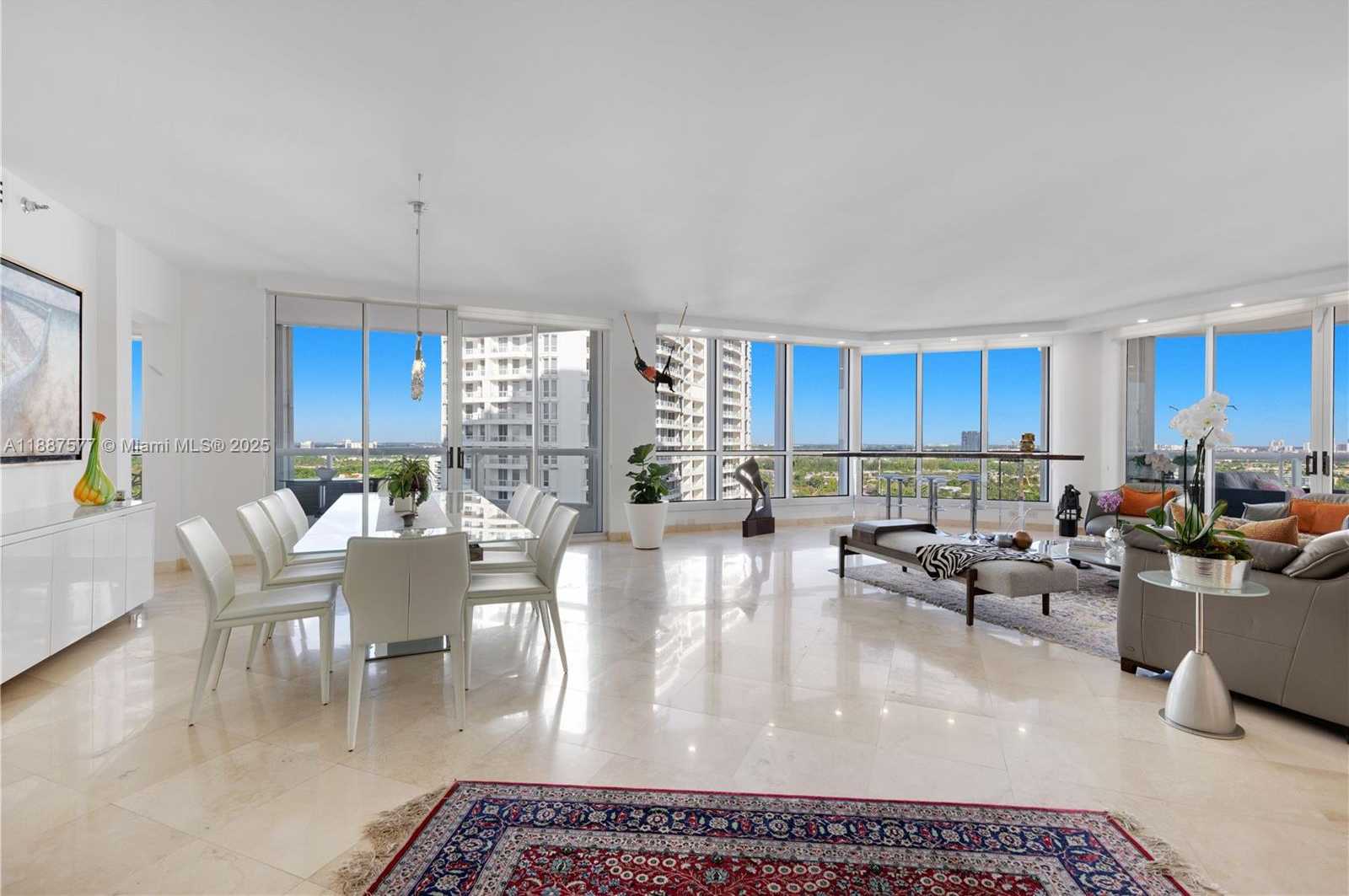 Small Image of 21150 POINT PL #1905, Aventura Number 2