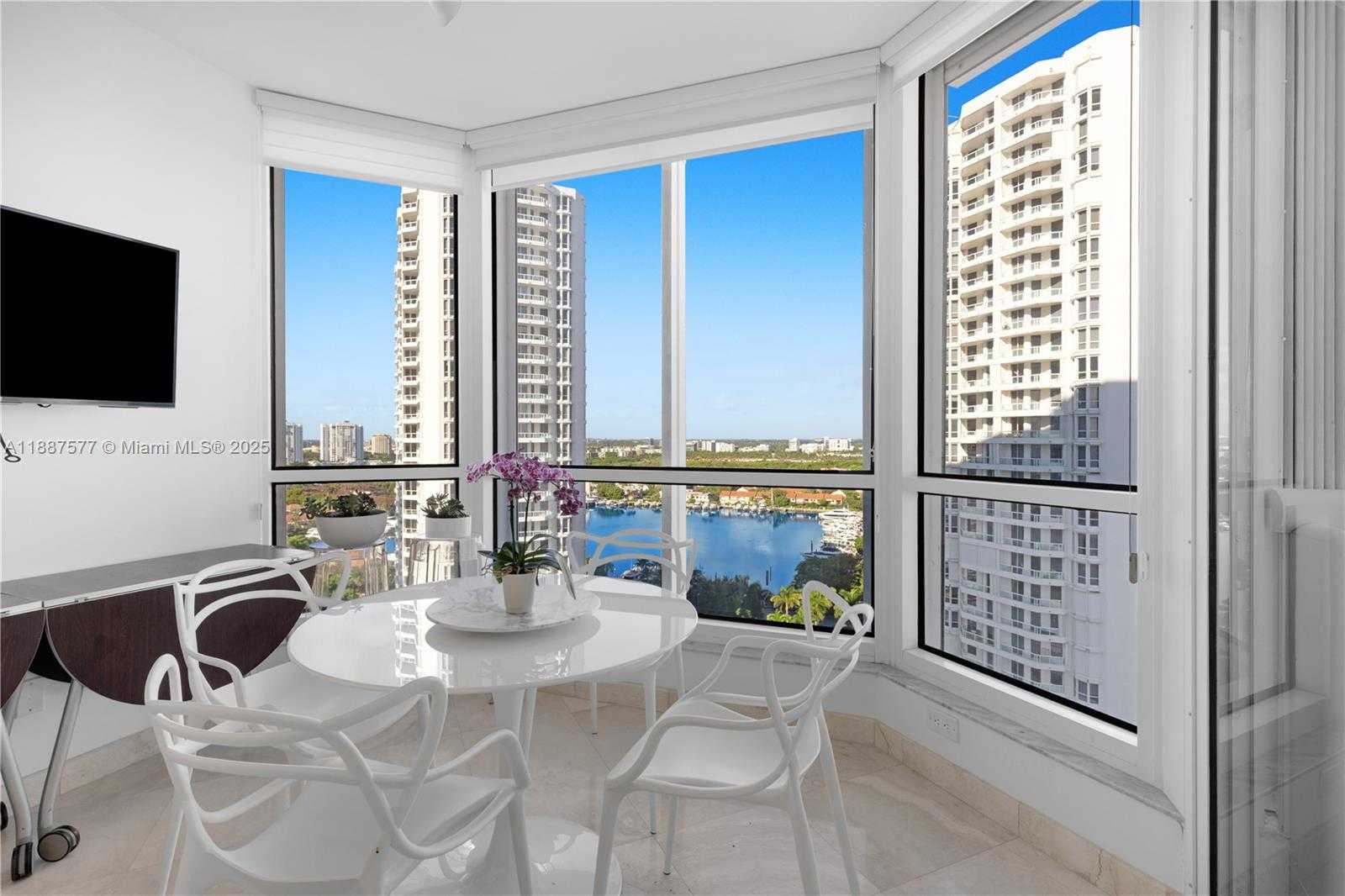 Small Image of 21150 POINT PL #1905, Aventura Number 20