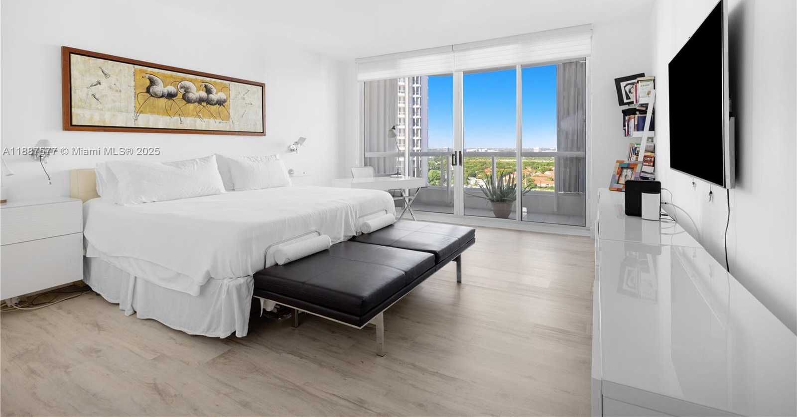 Small Image of 21150 POINT PL #1905, Aventura Number 25