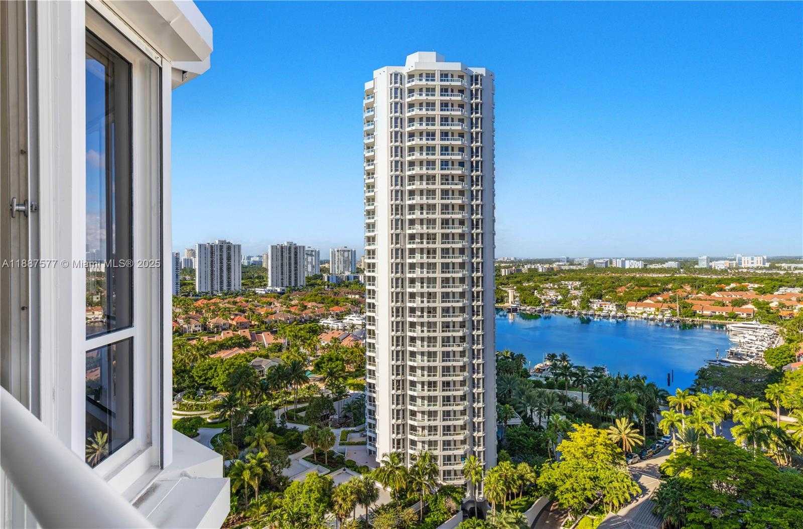 Small Image of 21150 POINT PL #1905, Aventura Number 31