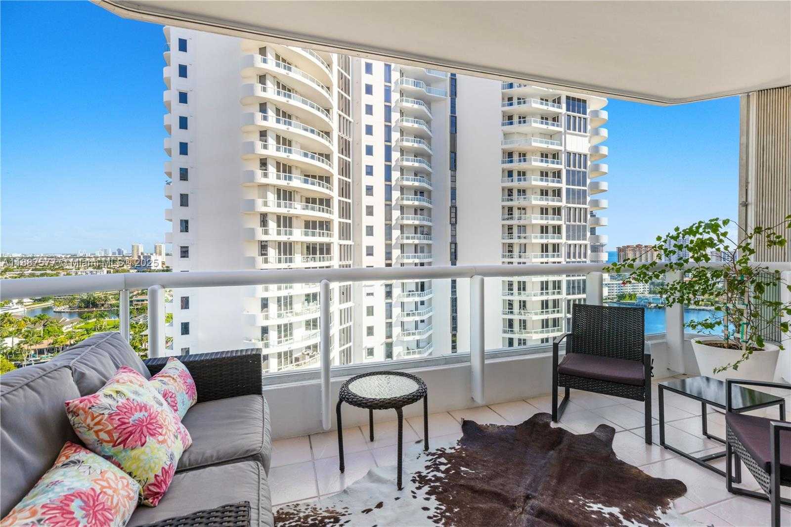 Small Image of 21150 POINT PL #1905, Aventura Number 32