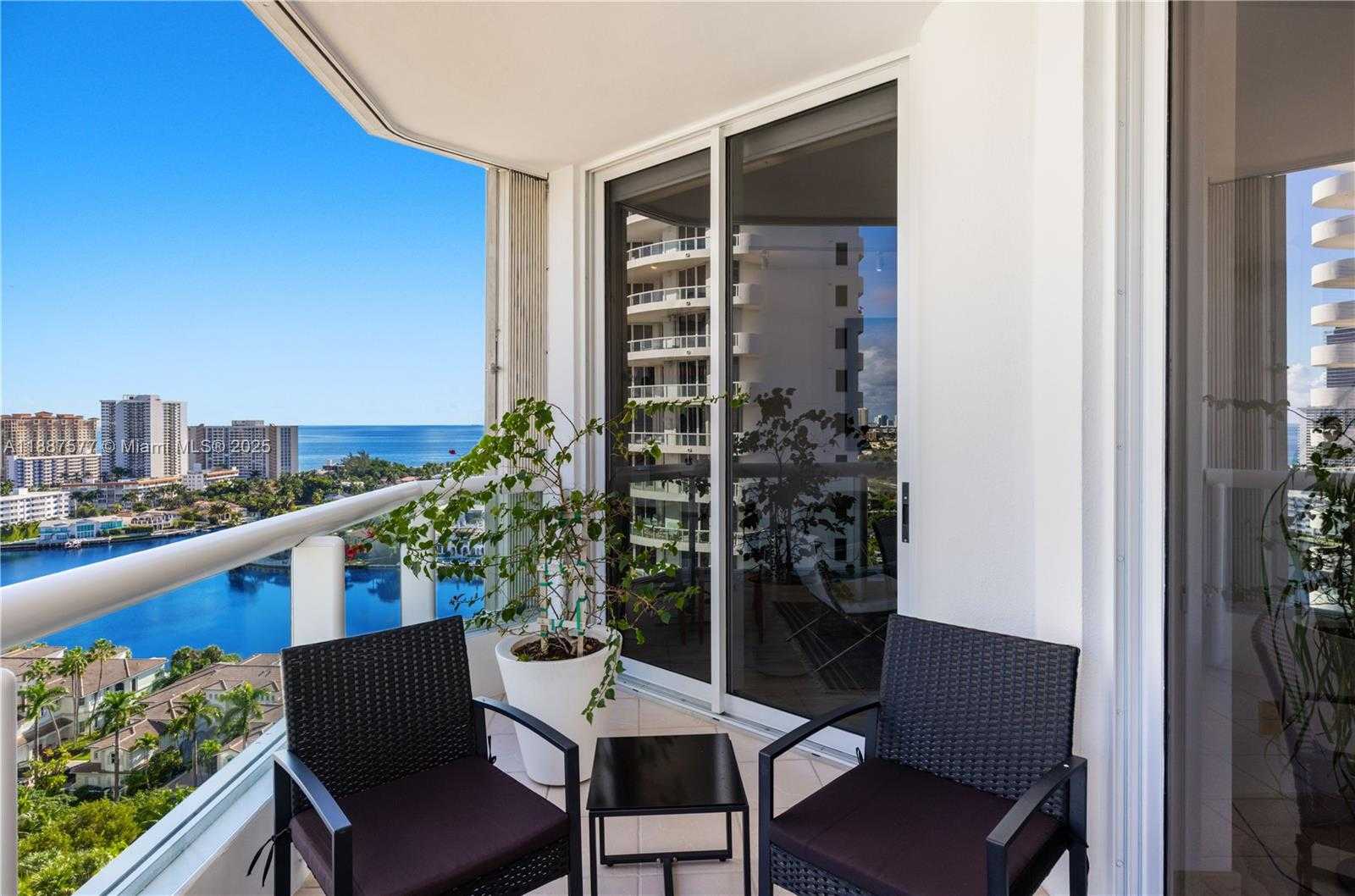 Small Image of 21150 POINT PL #1905, Aventura Number 33