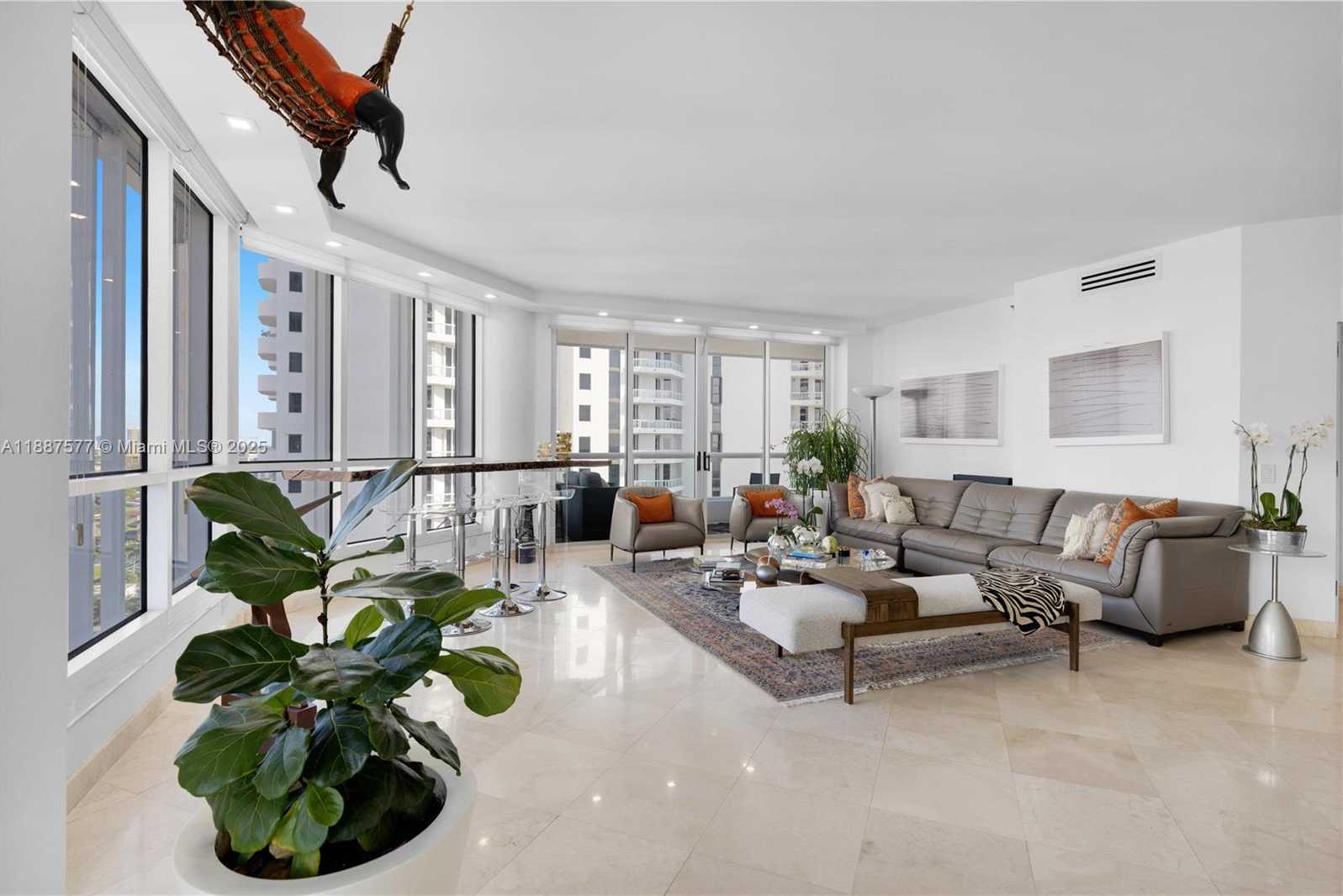 Small Image of 21150 POINT PL #1905, Aventura Number 9