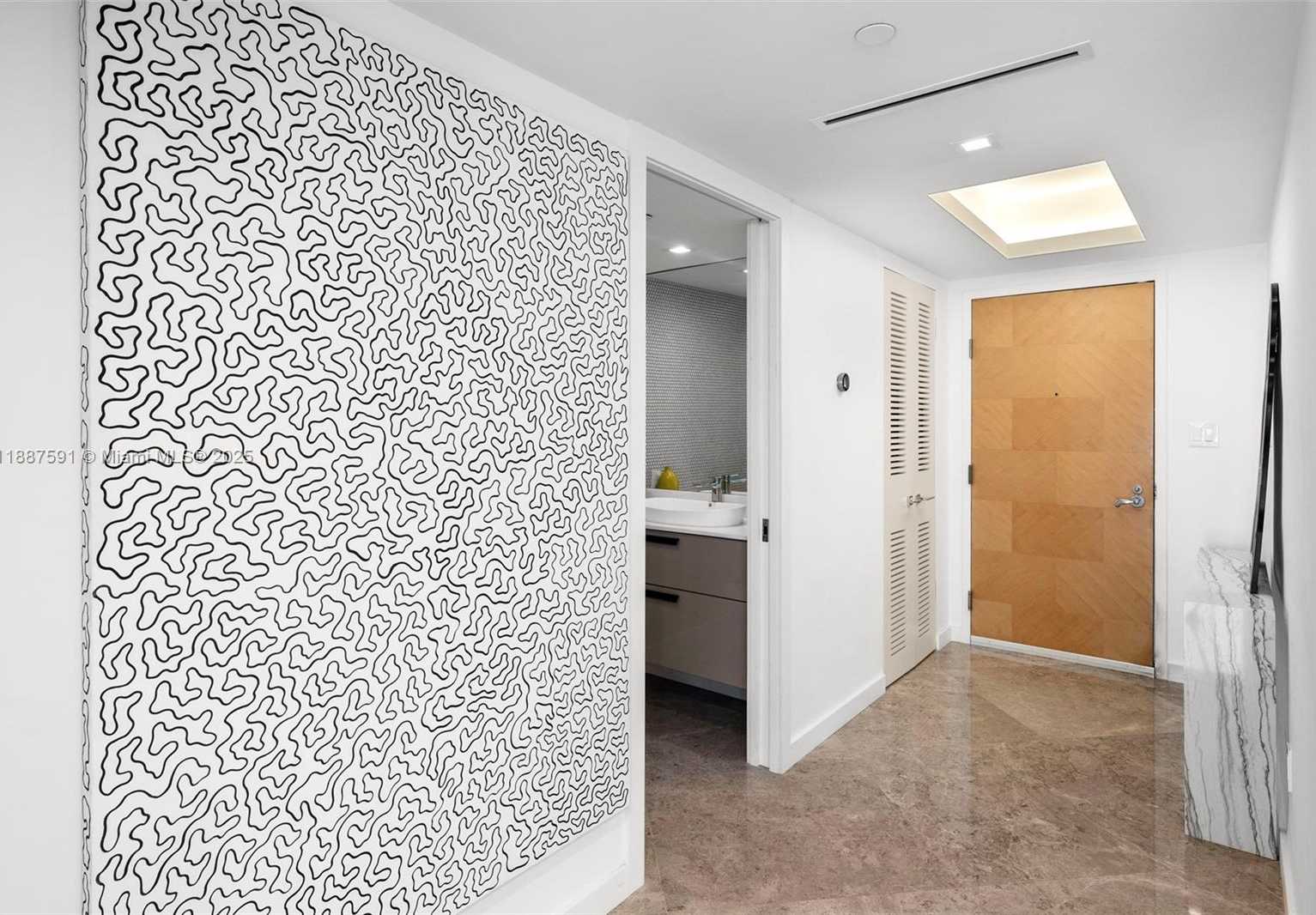 Small Image of 1500 OCEAN DR #UPH-5, Miami Beach Number 10