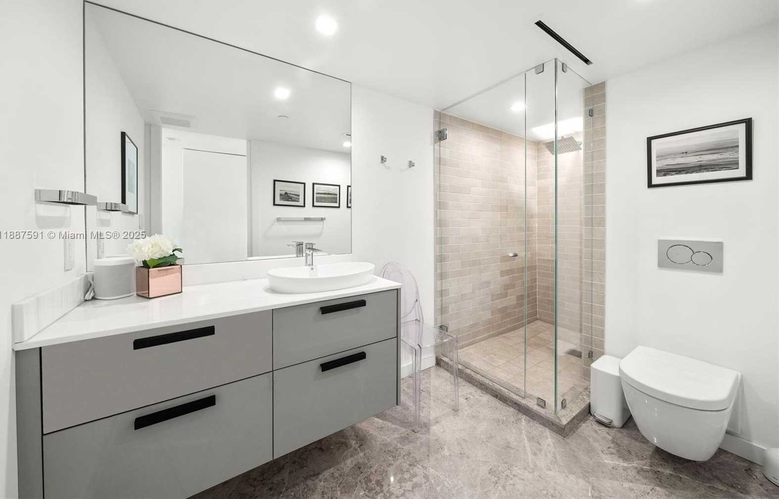 Small Image of 1500 OCEAN DR #UPH-5, Miami Beach Number 19
