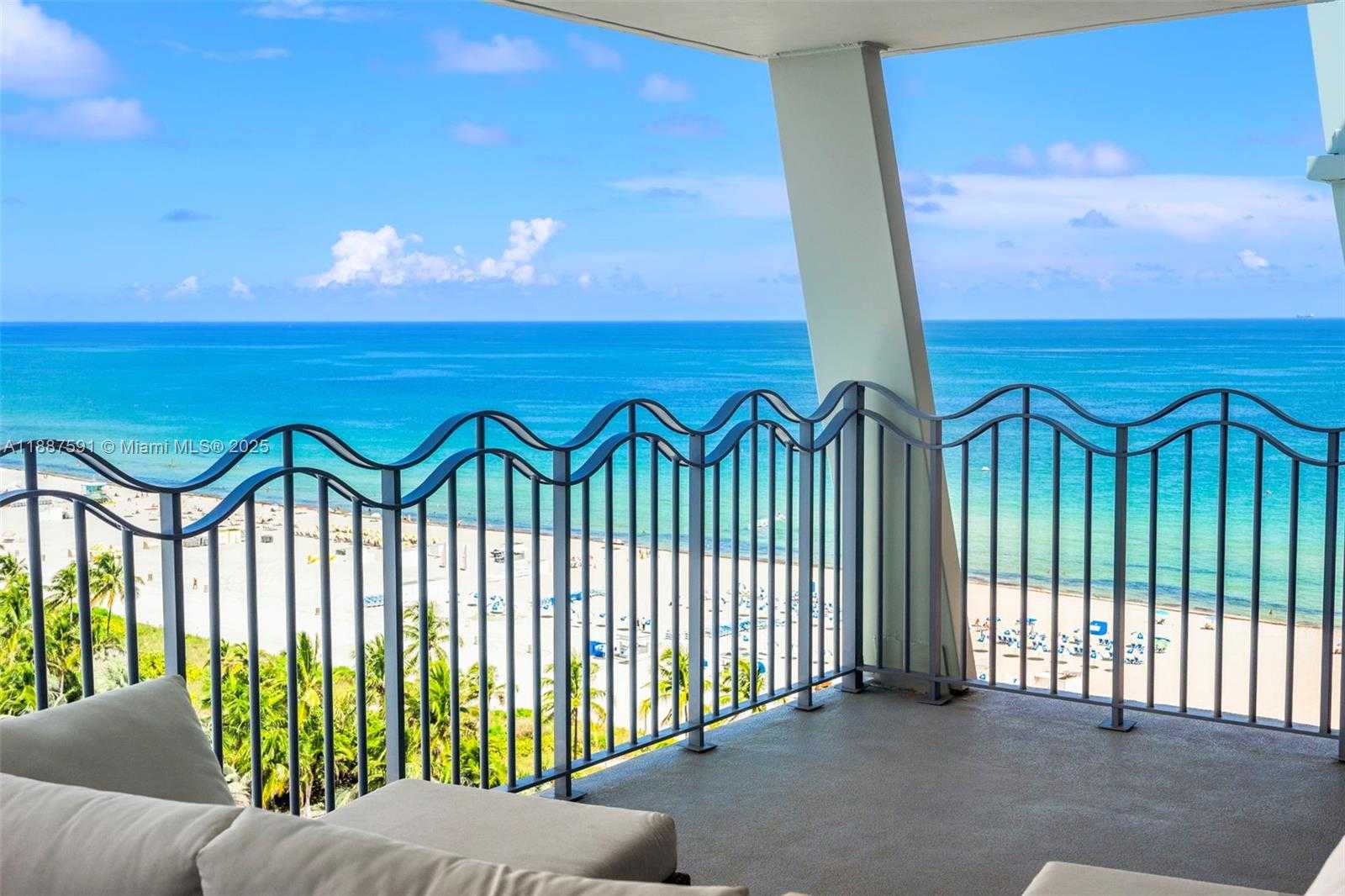 Small Image of 1500 OCEAN DR #UPH-5, Miami Beach Number 3