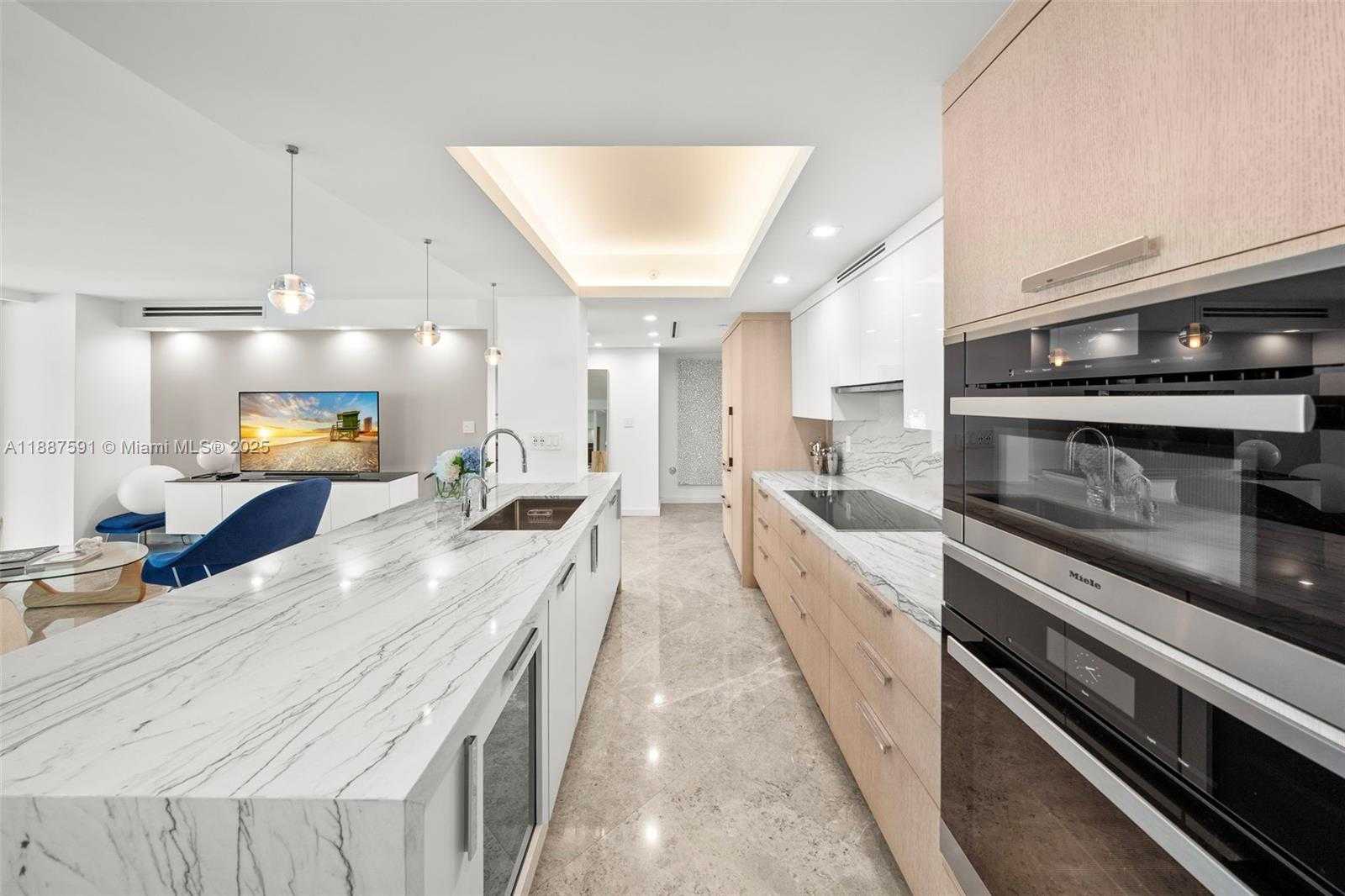 Small Image of 1500 OCEAN DR #UPH-5, Miami Beach Number 5