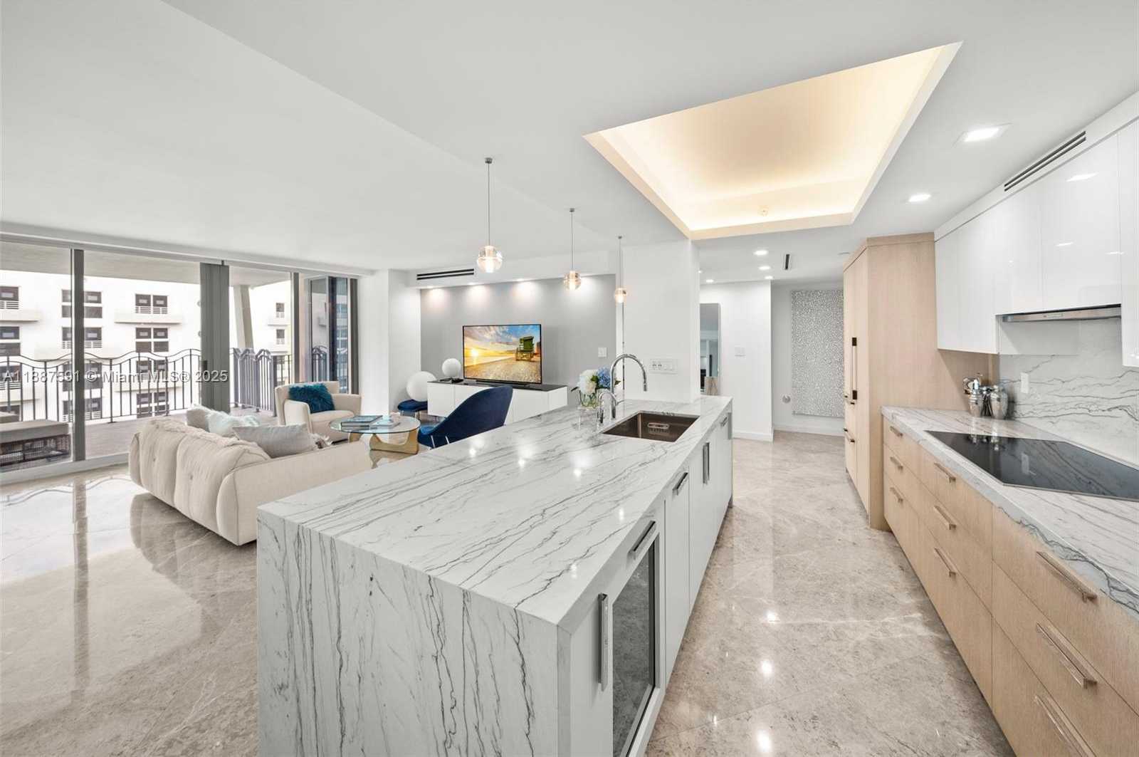 Small Image of 1500 OCEAN DR #UPH-5, Miami Beach Number 6