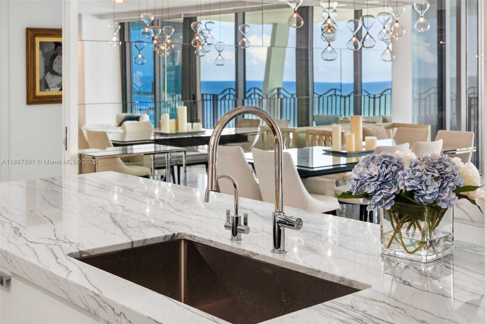 Small Image of 1500 OCEAN DR #UPH-5, Miami Beach Number 7