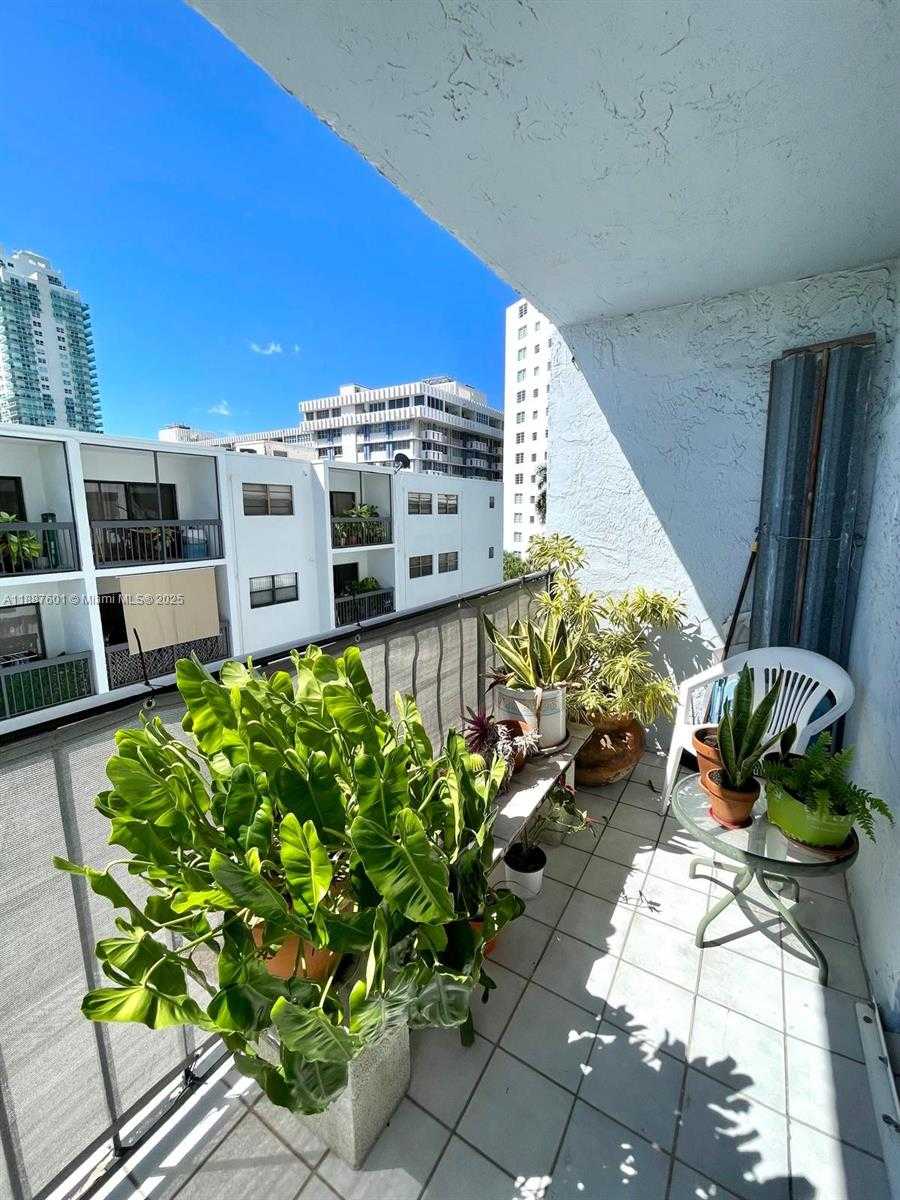 Small Image of 899 WEST AVE #5C, Miami Beach Number 10