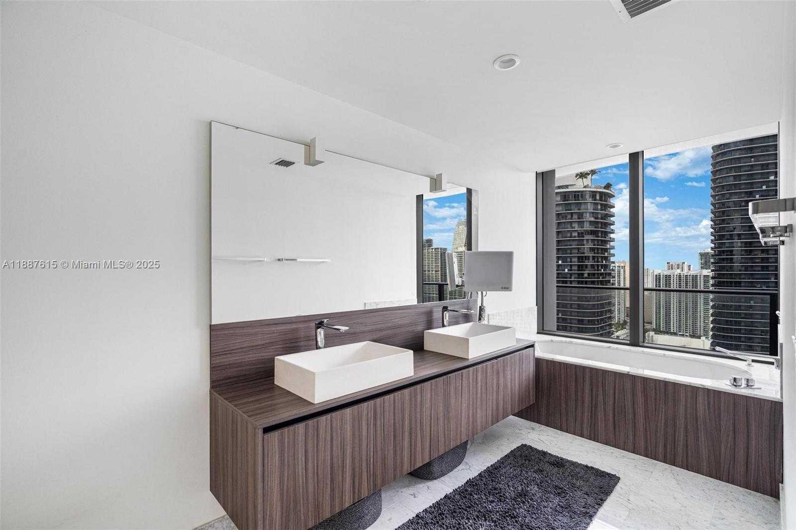 Small Image of 1000 BRICKELL PLZ #4315, Miami Number 16