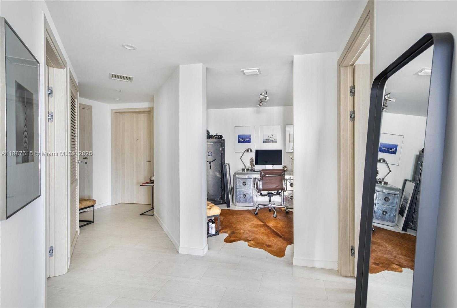 Small Image of 1000 BRICKELL PLZ #4315, Miami Number 17