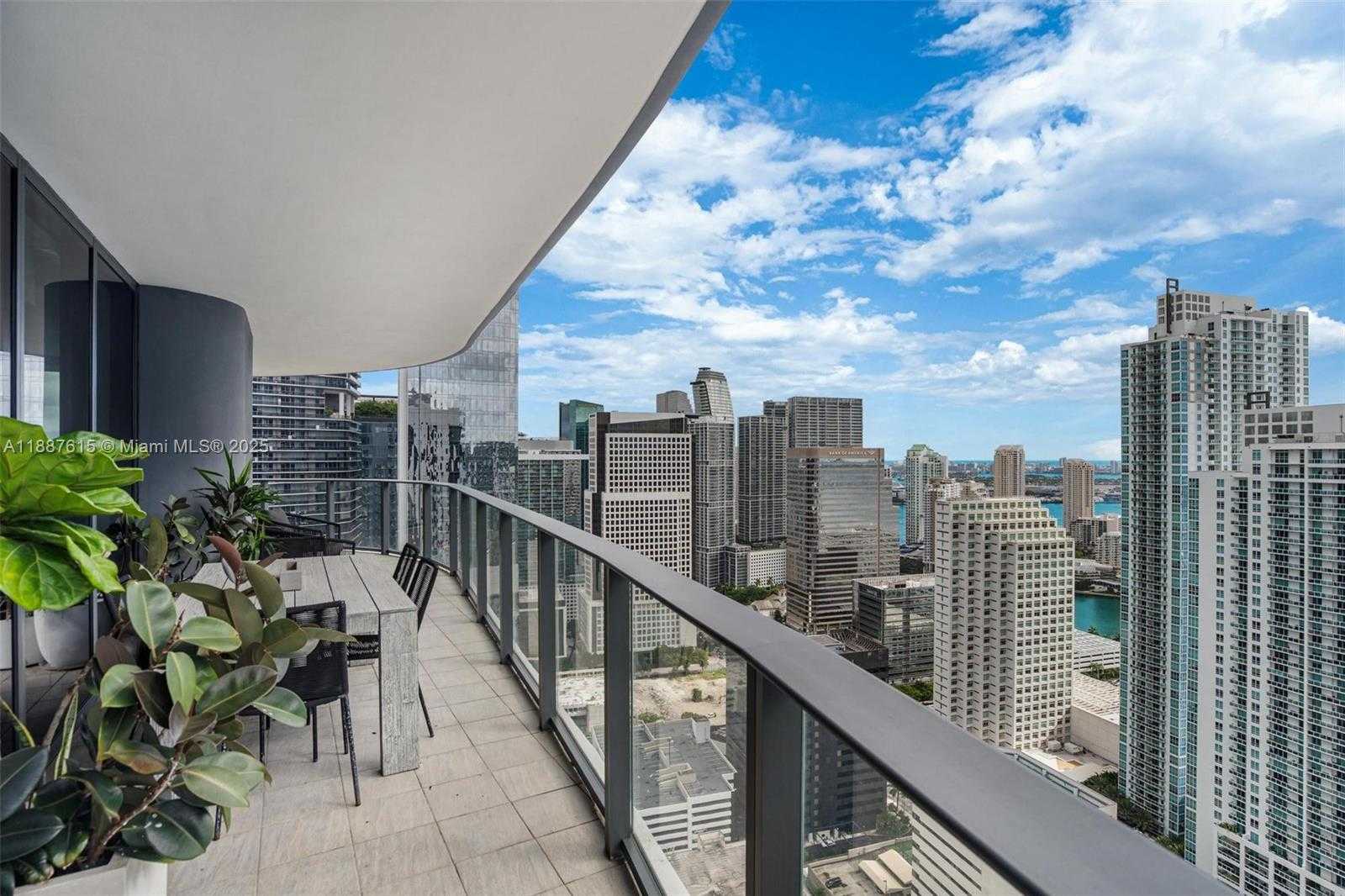 Small Image of 1000 BRICKELL PLZ #4315, Miami Number 19