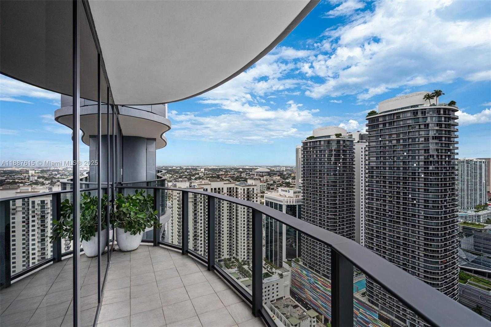 Small Image of 1000 BRICKELL PLZ #4315, Miami Number 21