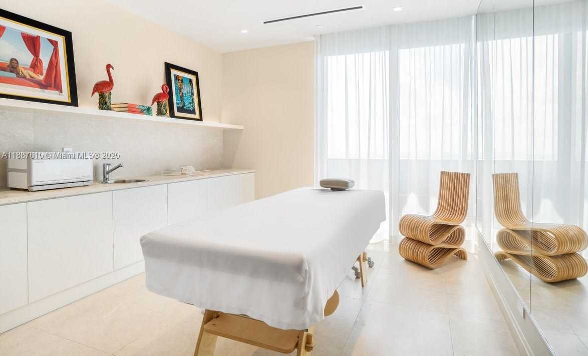 Small Image of 1000 BRICKELL PLZ #4315, Miami Number 41