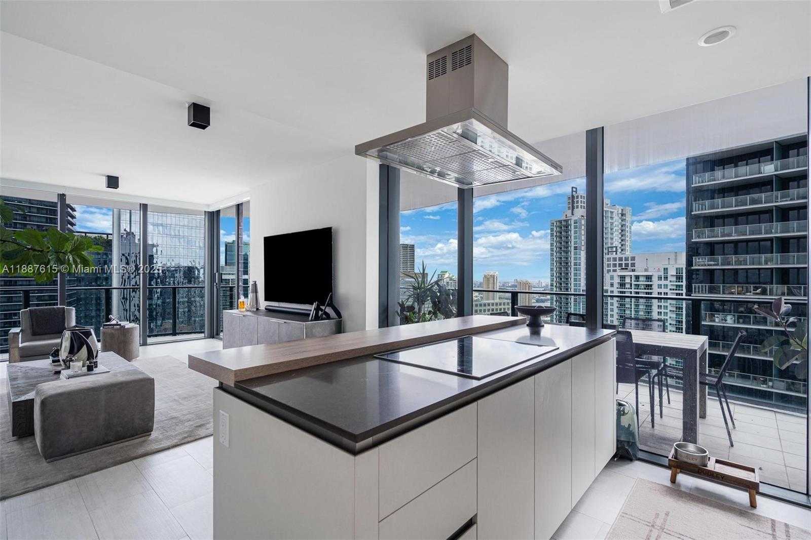 Small Image of 1000 BRICKELL PLZ #4315, Miami Number 5
