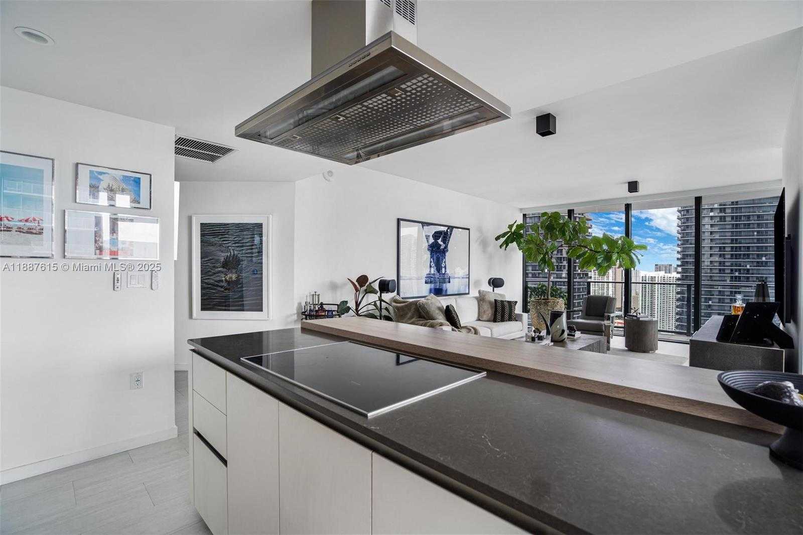 Small Image of 1000 BRICKELL PLZ #4315, Miami Number 6