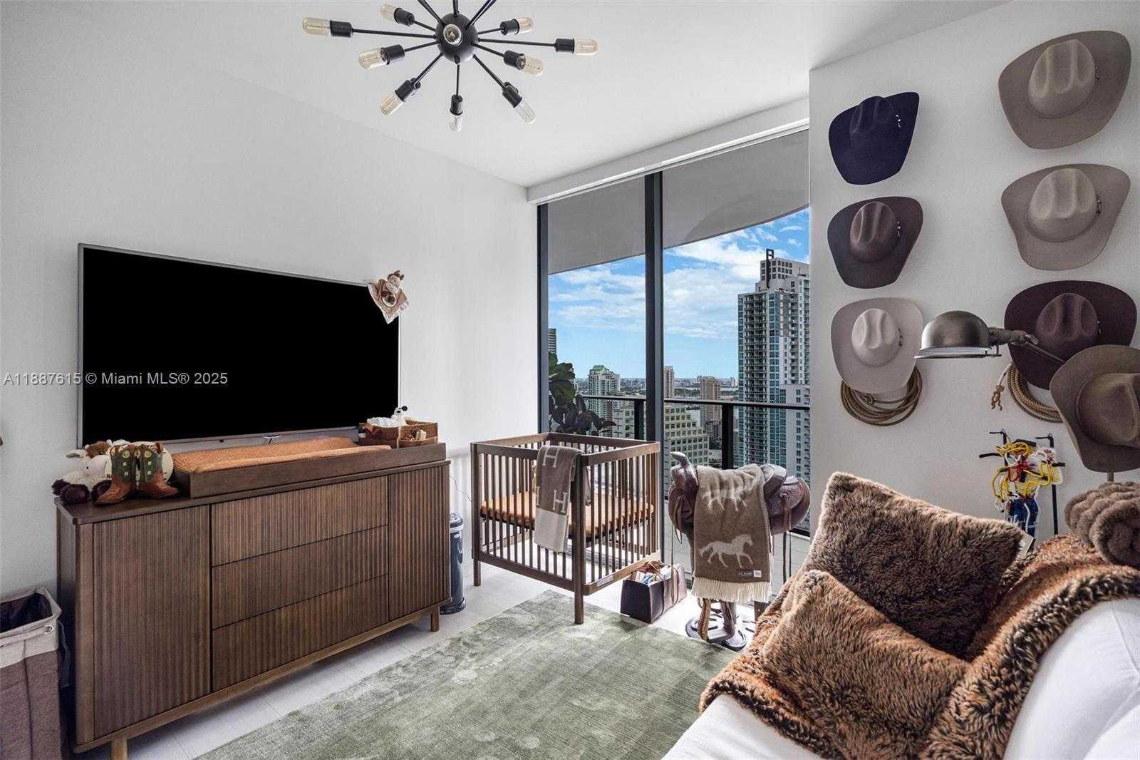 Small Image of 1000 BRICKELL PLZ #4315, Miami Number 9