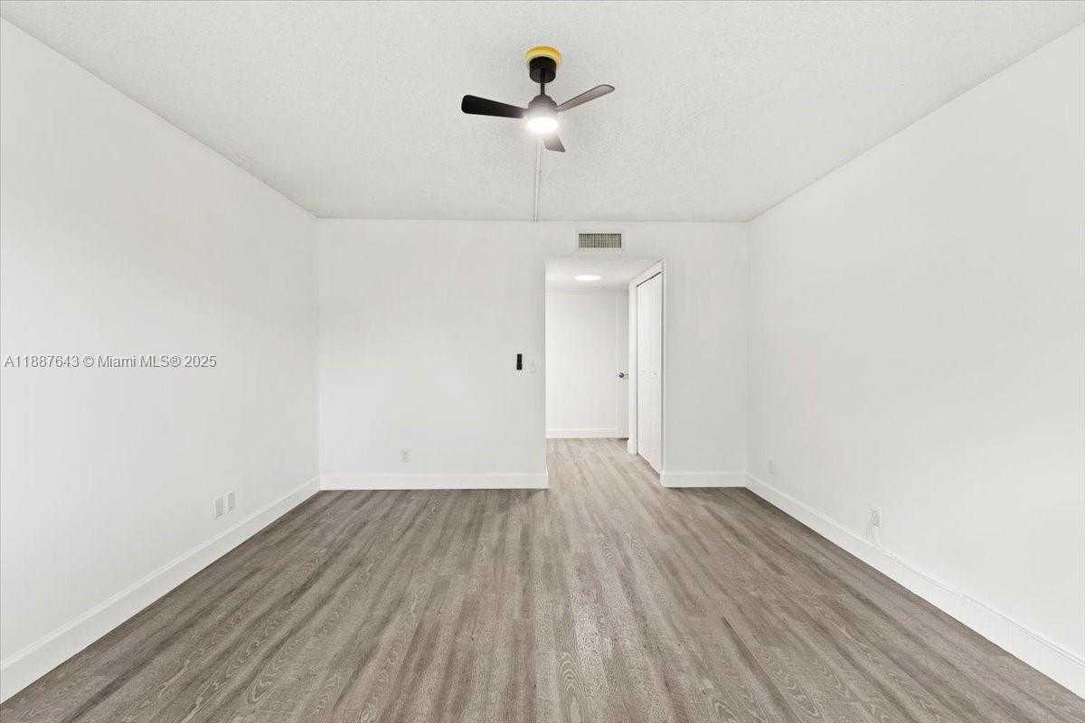 Small Image of 302 LAKEVIEW DR #203, Weston Number 19